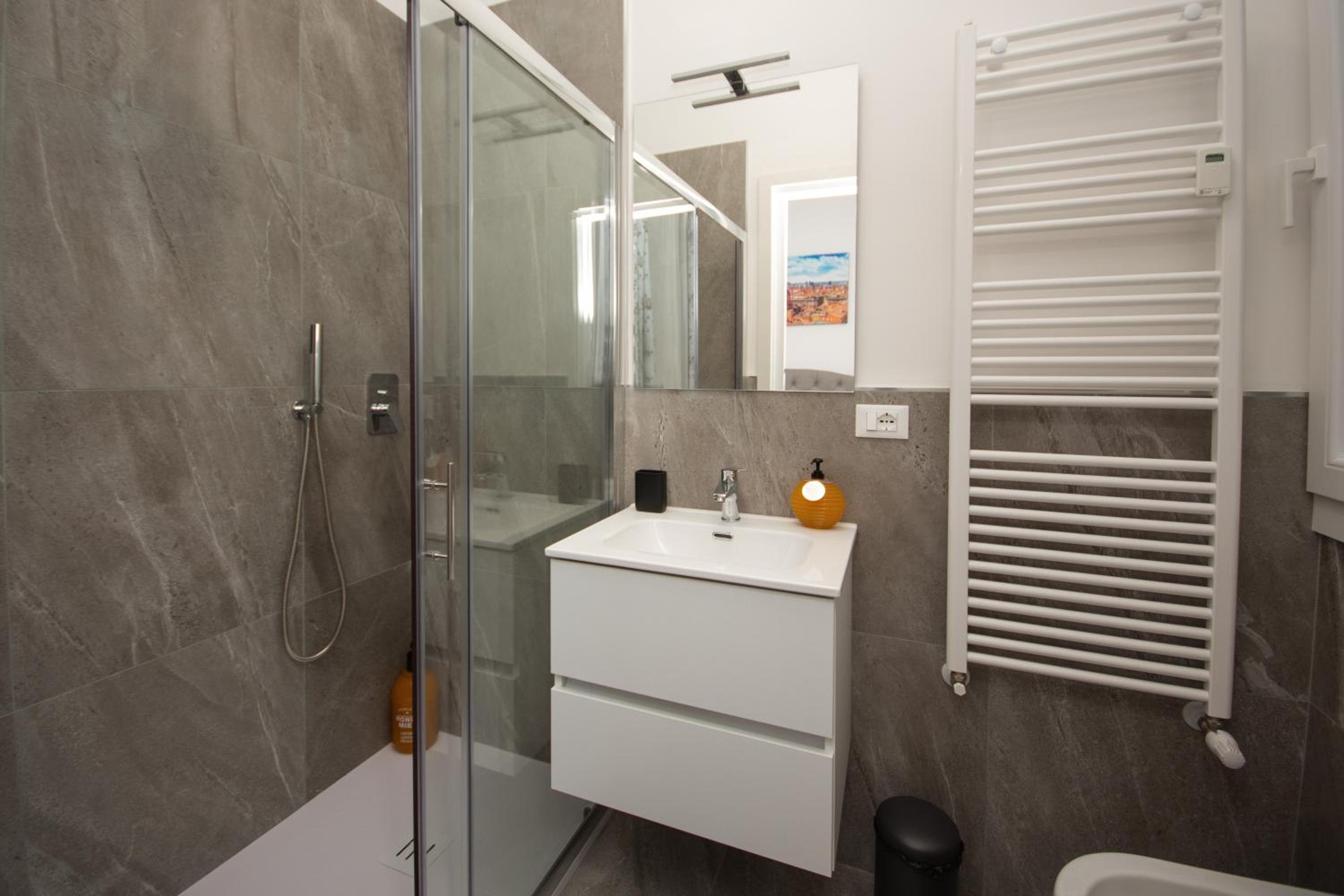 One-Bedroom Apartment - Photo 3