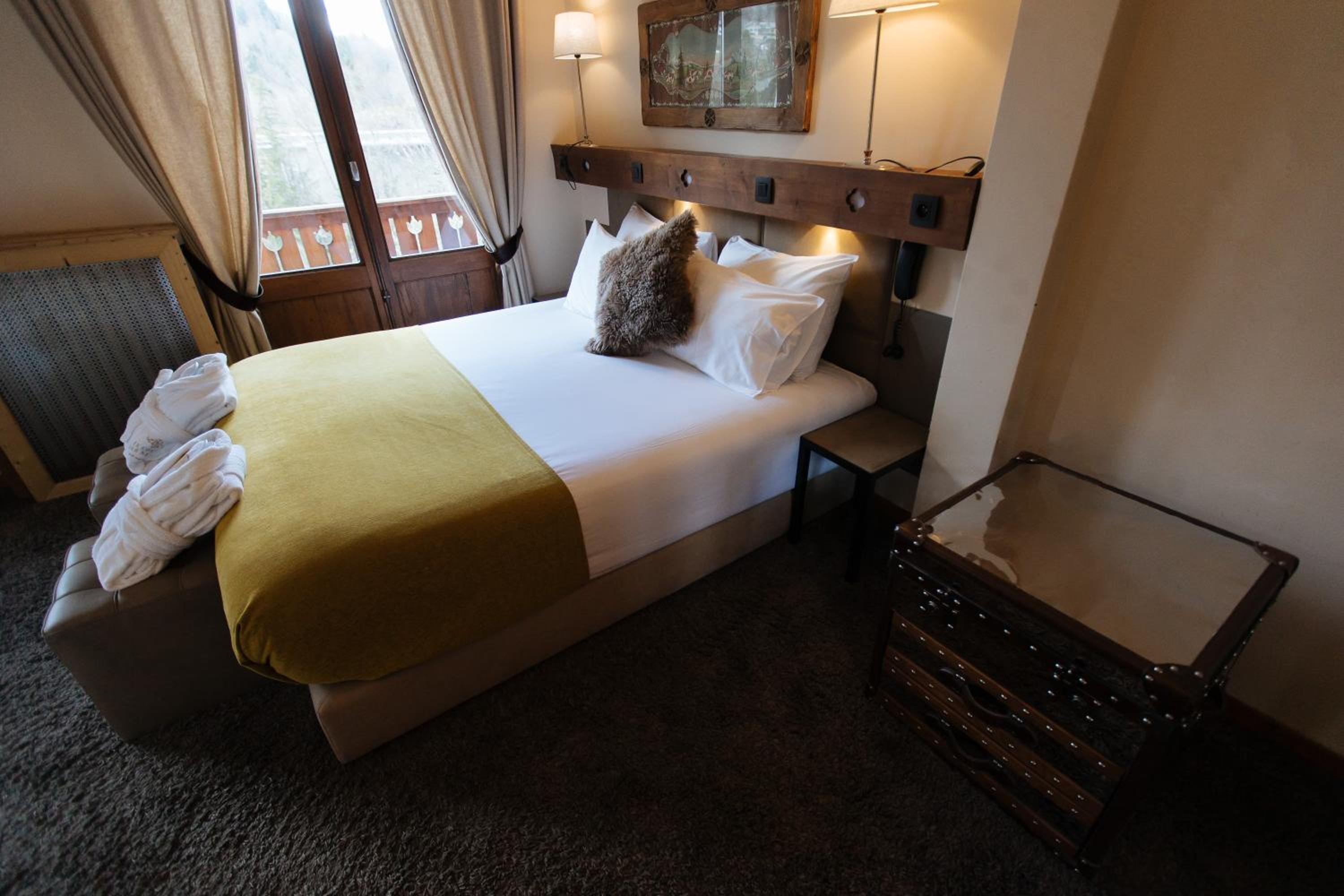 Junior Suite with Mountain View - Photo 3