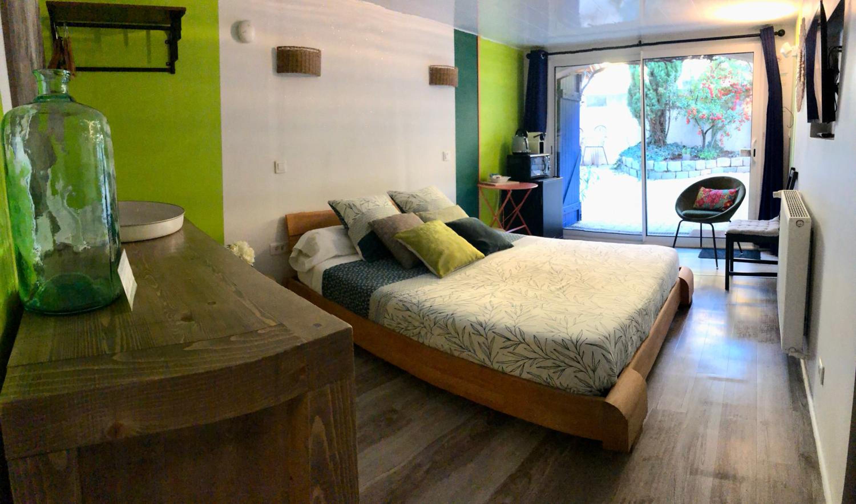 Double Room with Private Bathroom - Photo 1