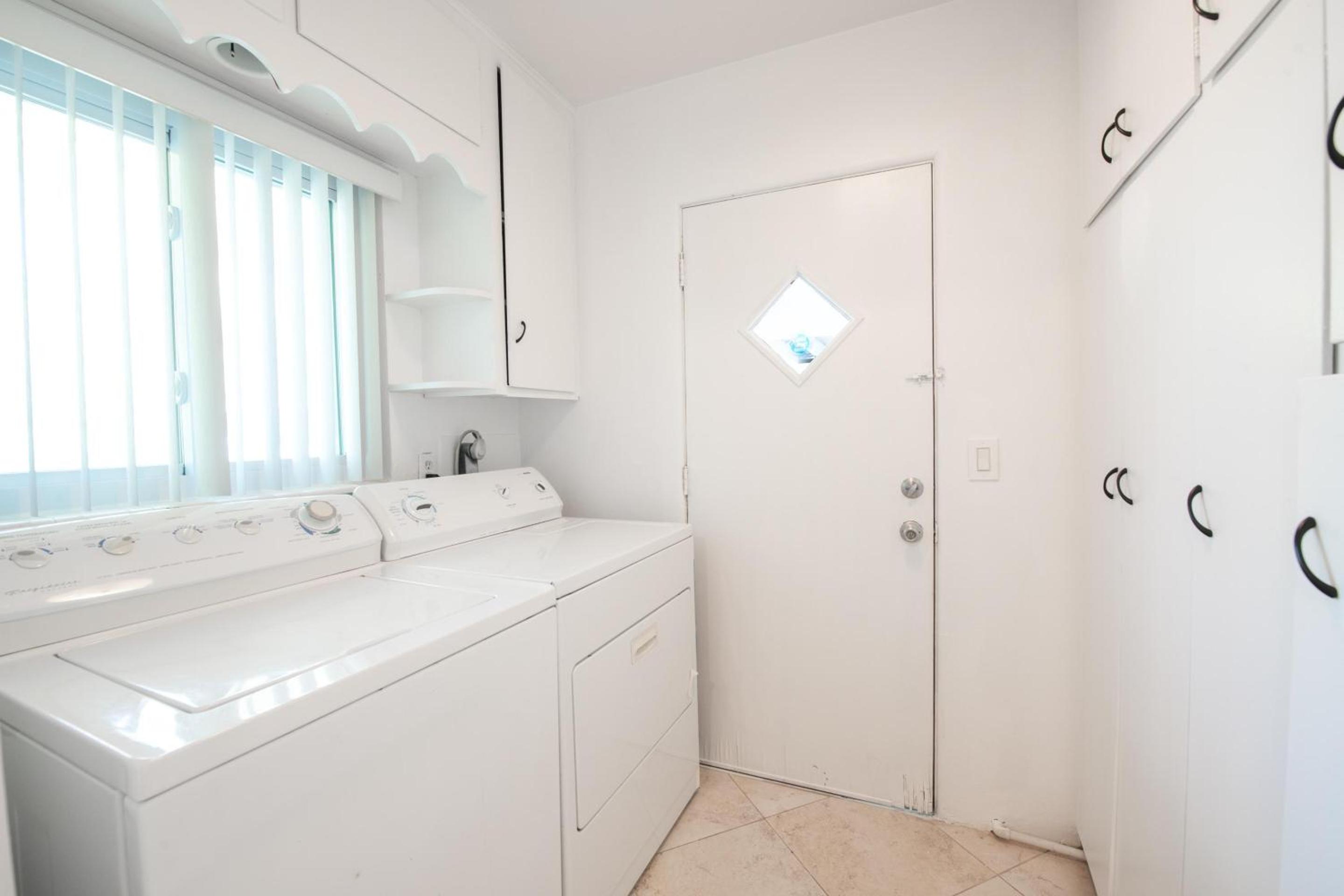 Two-Bedroom House photo 3