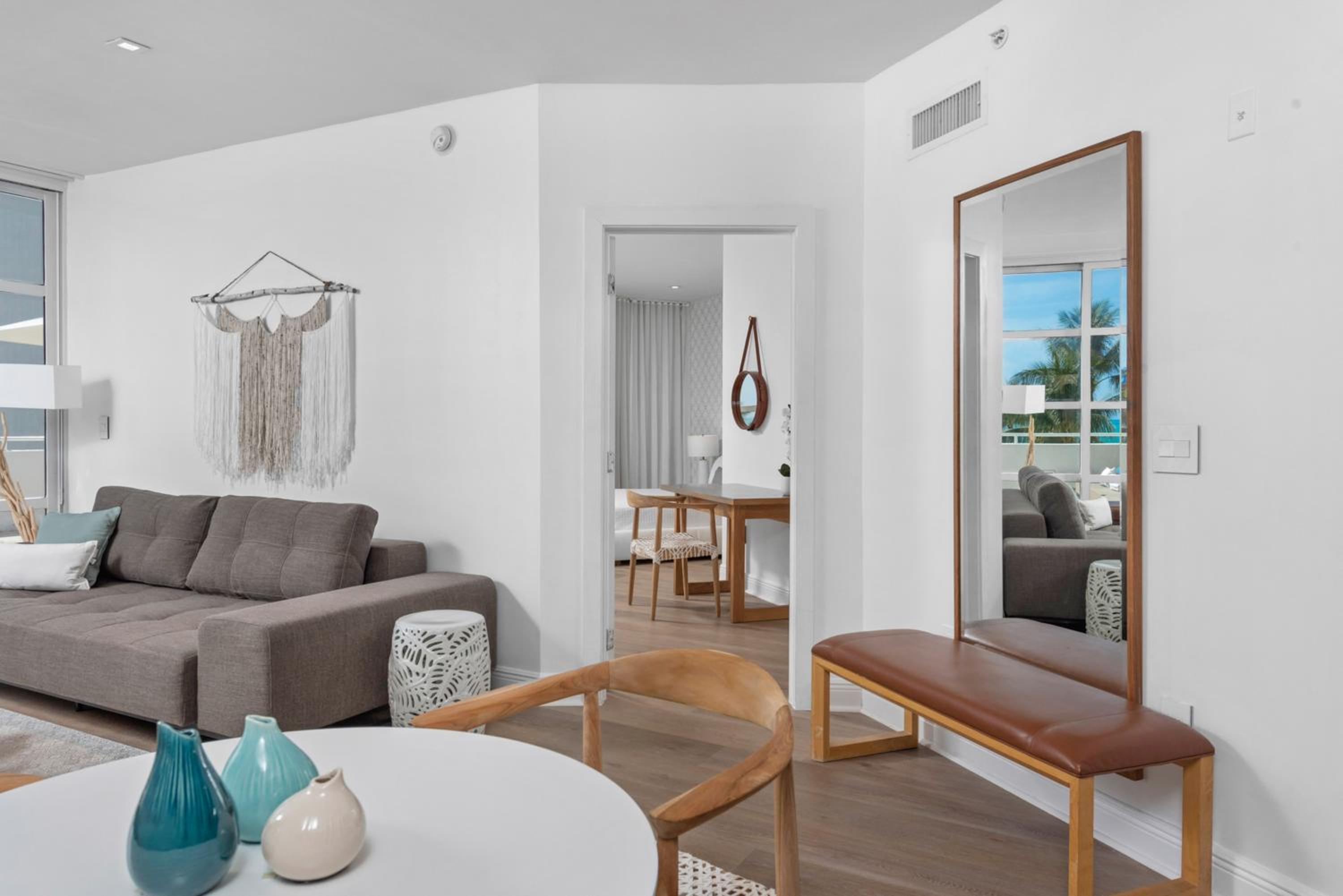 BENTLEY PENTHOUSE OCEAN VIEW