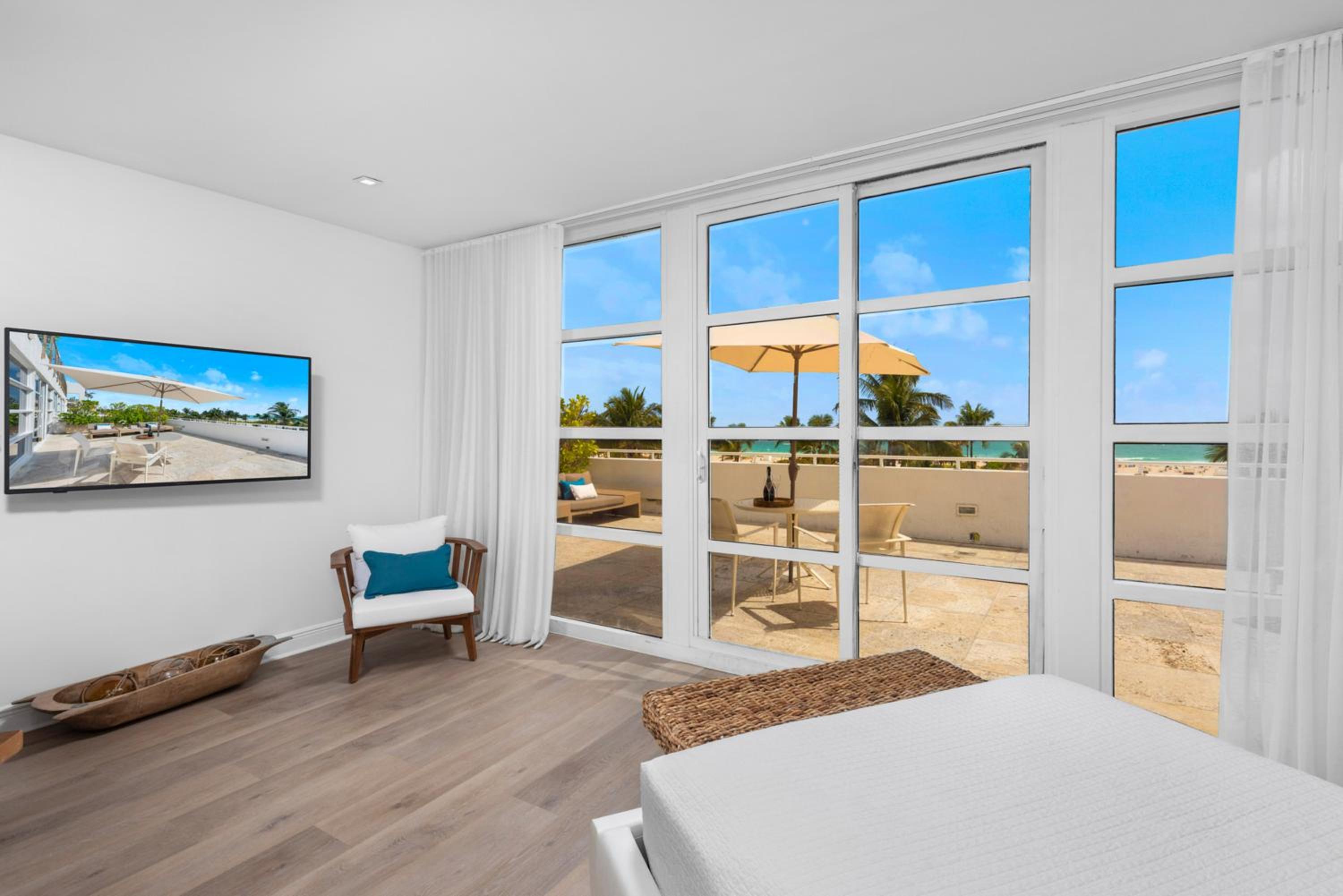 BENTLEY PENTHOUSE OCEAN VIEW thumbnail 5