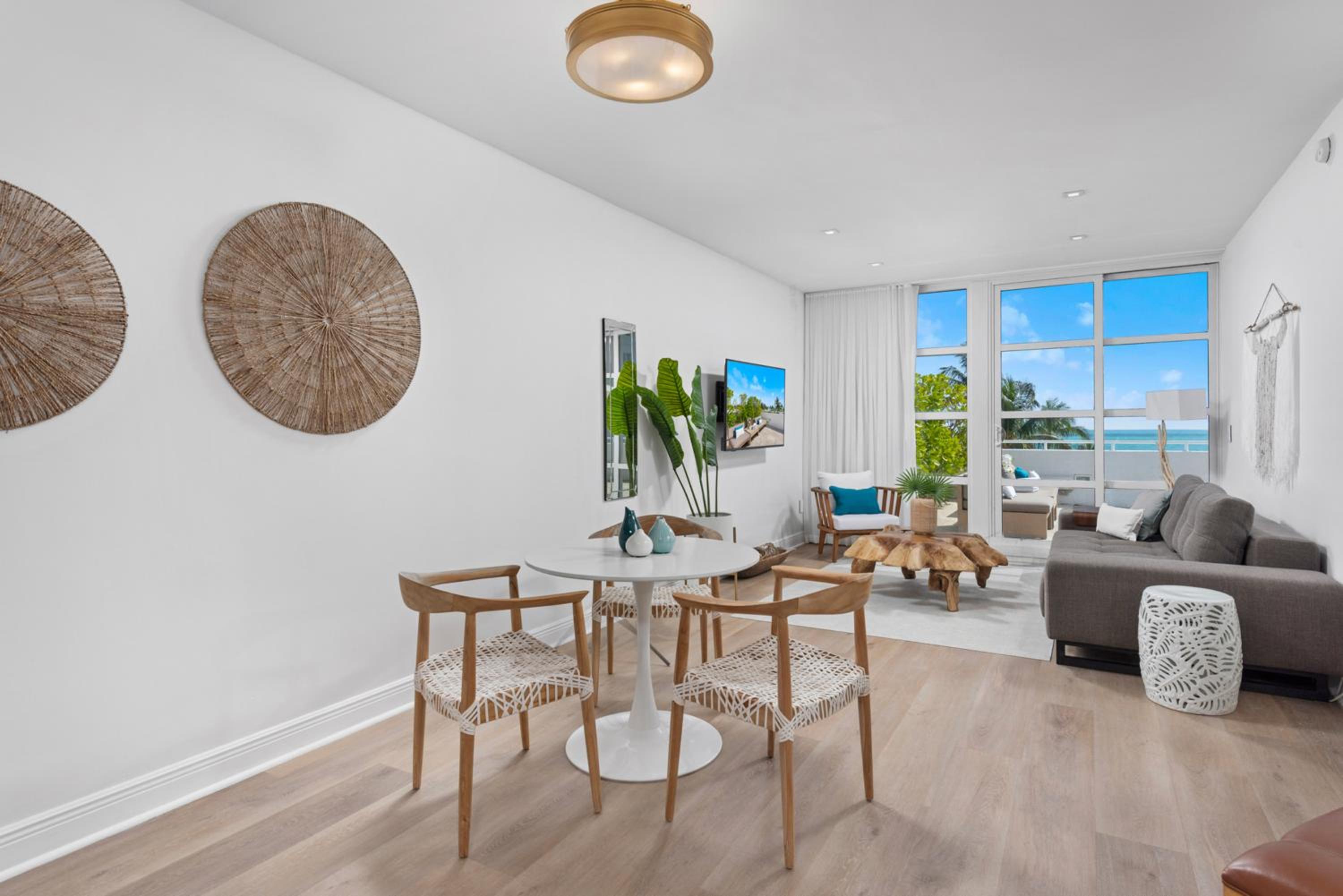 BENTLEY PENTHOUSE OCEAN VIEW