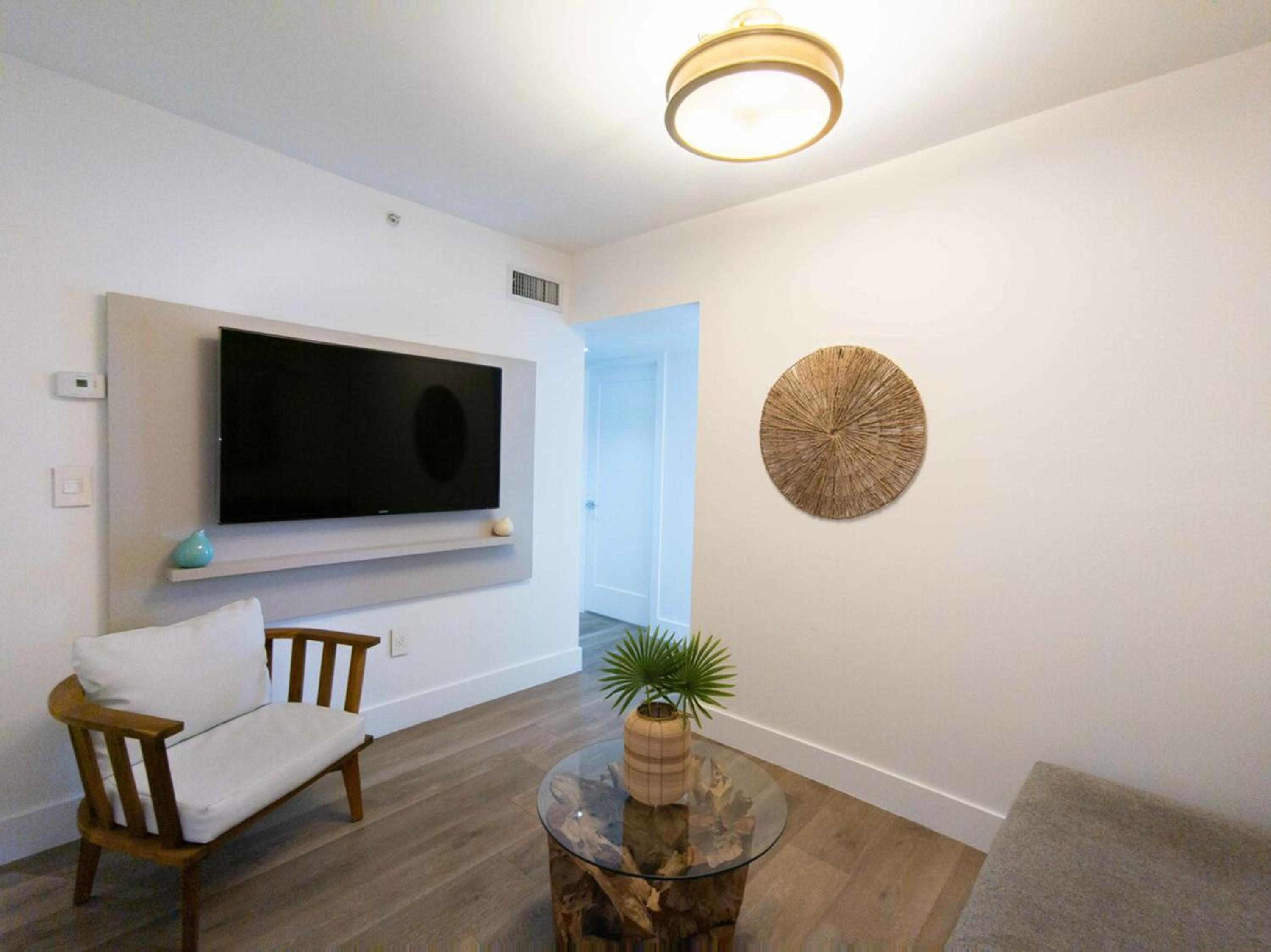 TWO  BEDROOM WITH BALCONY - Photo 7