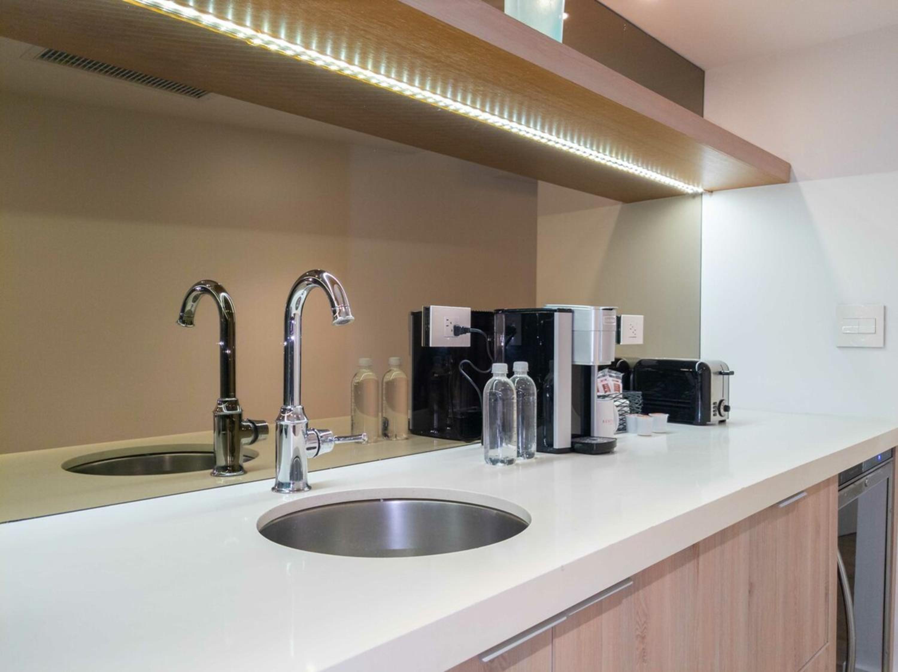 TWO  BEDROOM WITH BALCONY - Photo 9