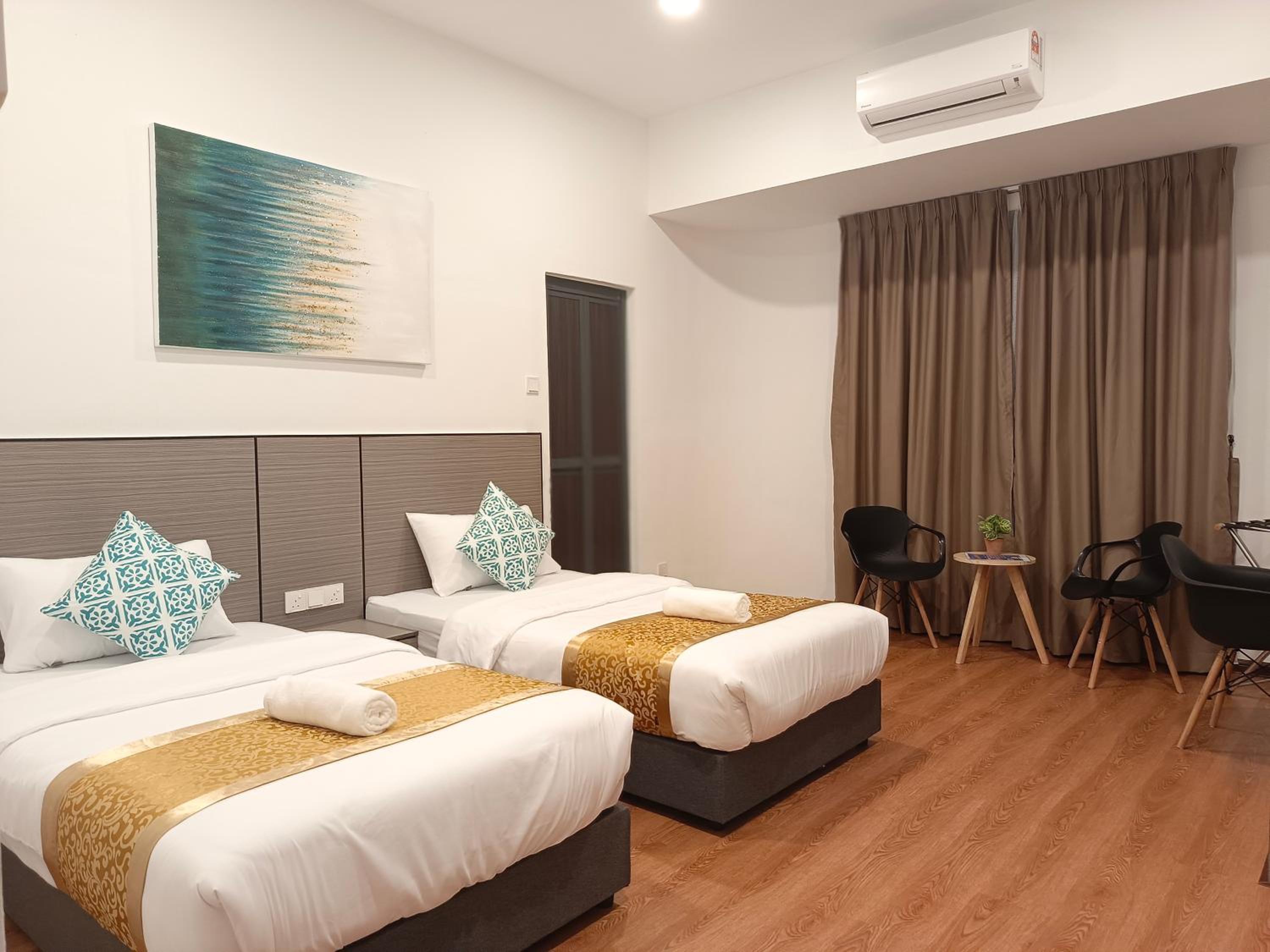 Deluxe Twin Room photo 2