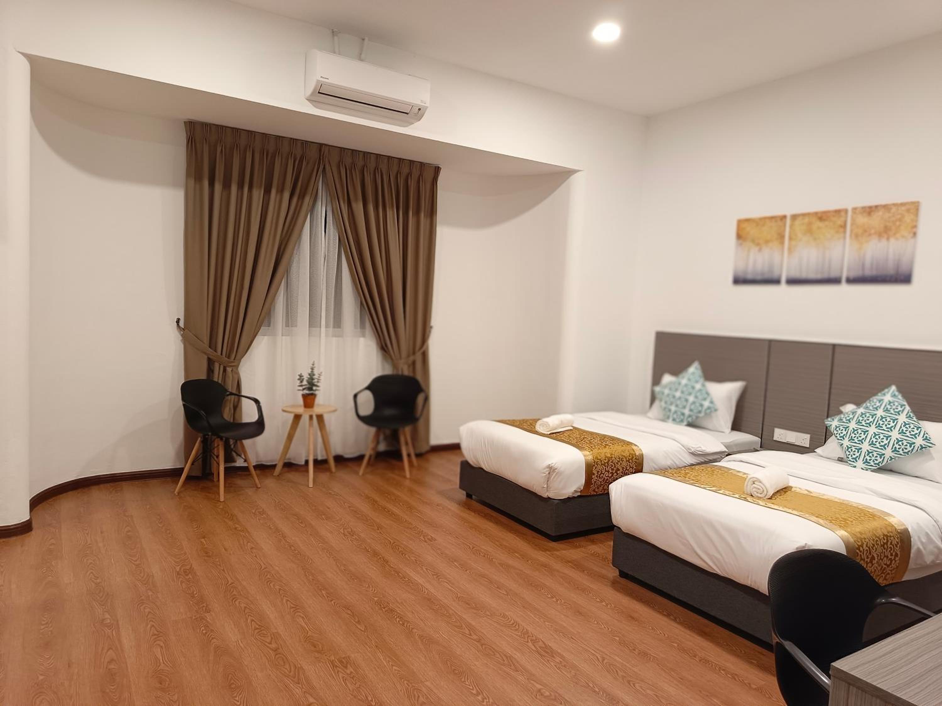Deluxe Twin Room photo 3