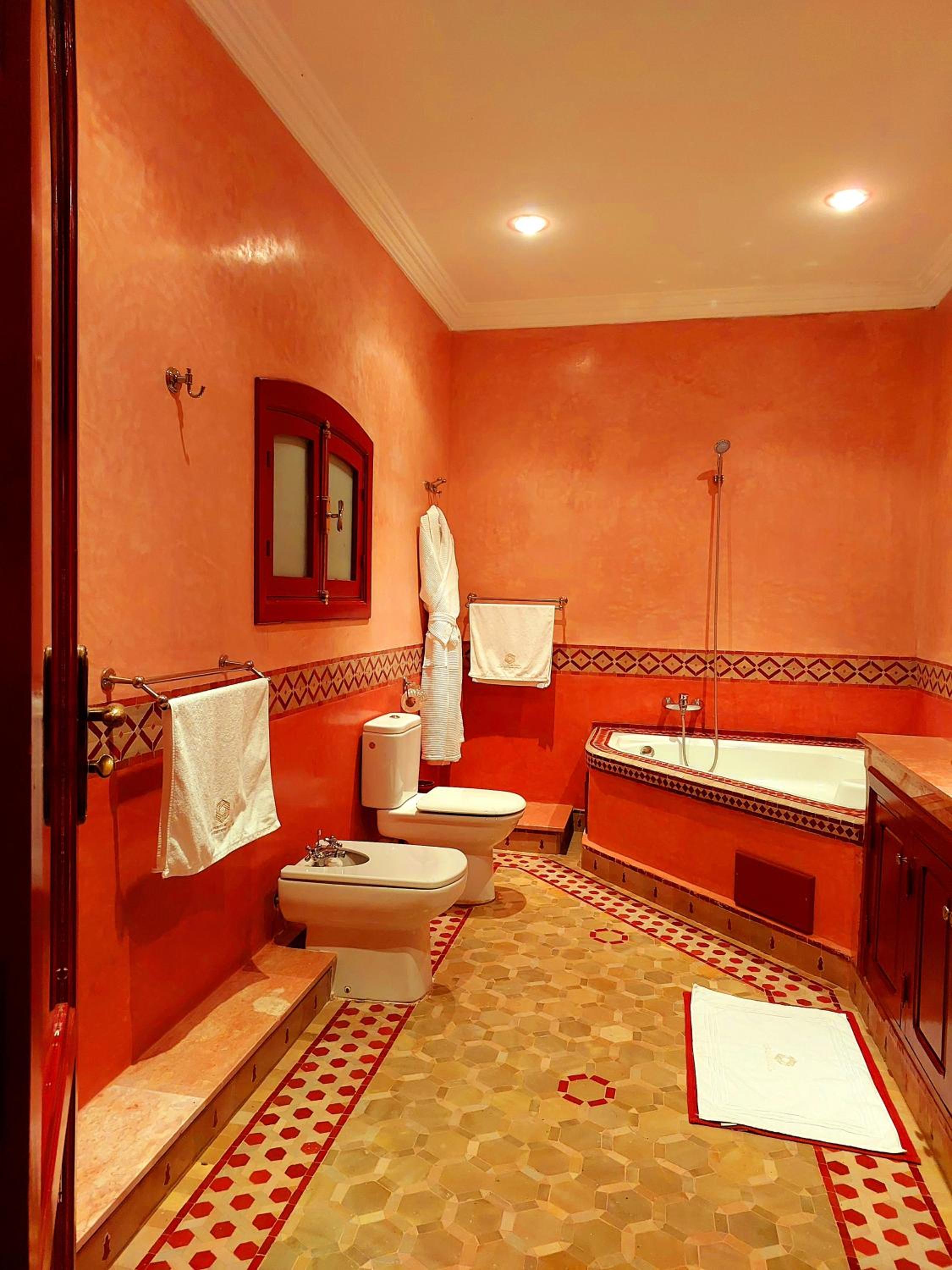 Suite with Mountain View - Photo 18