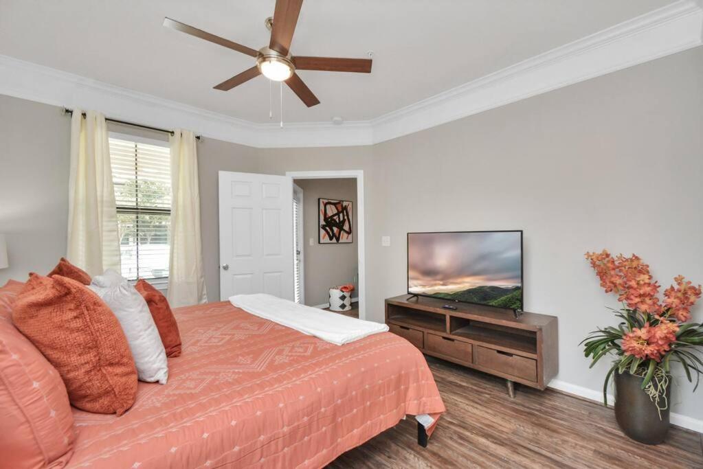 Two-Bedroom Apartment photo 2