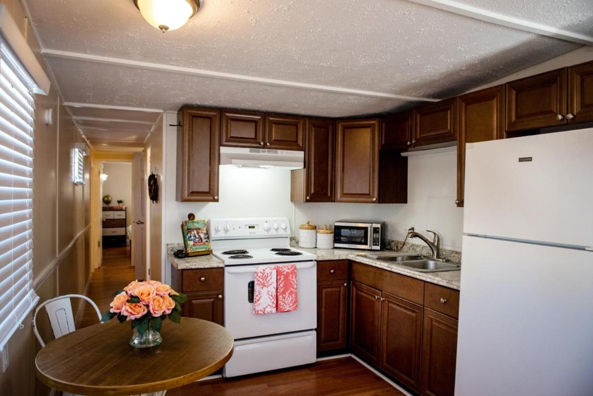 Mobile Home photo 3