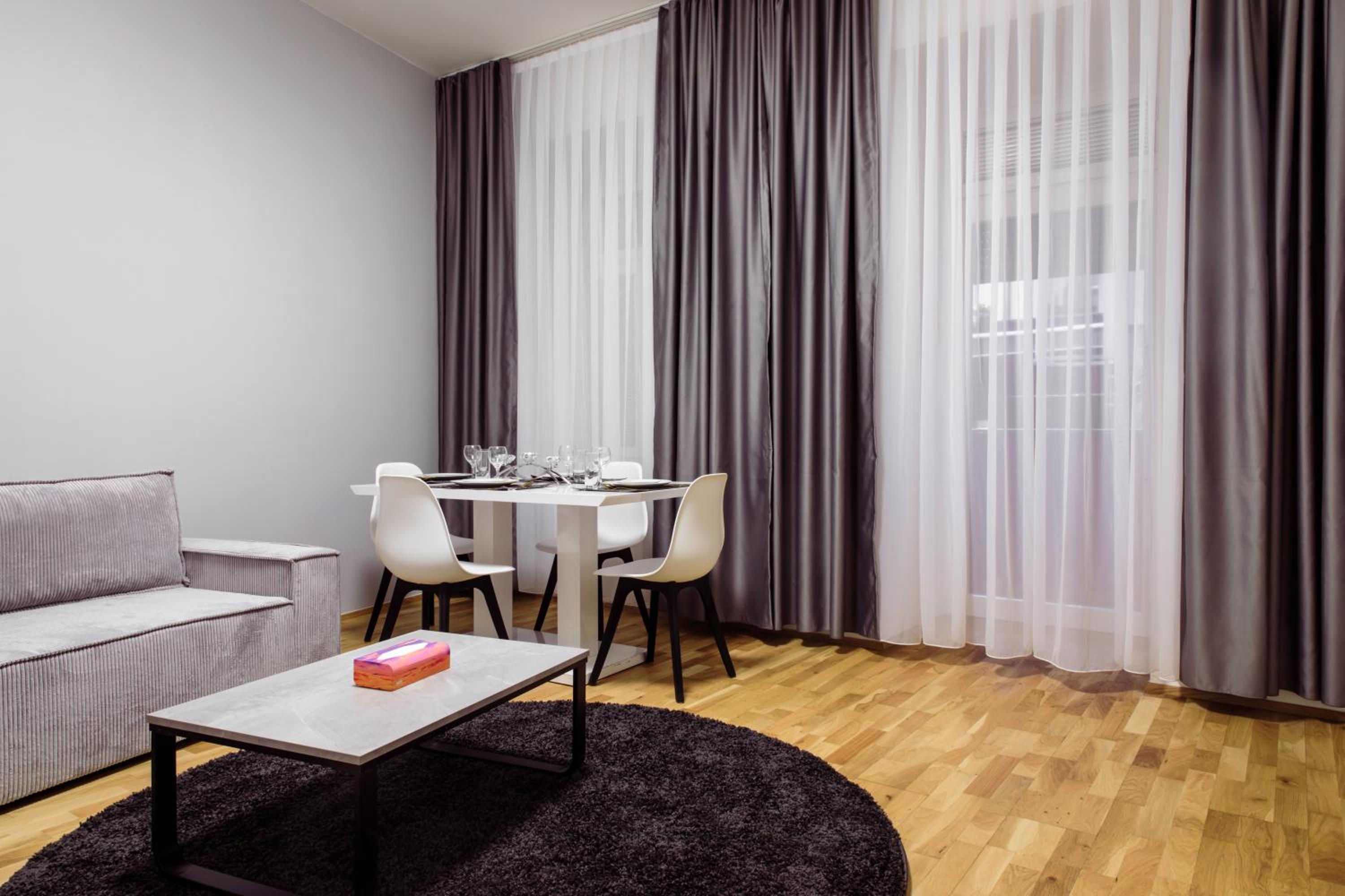 Deluxe Room (2 Adults + 1 Child)