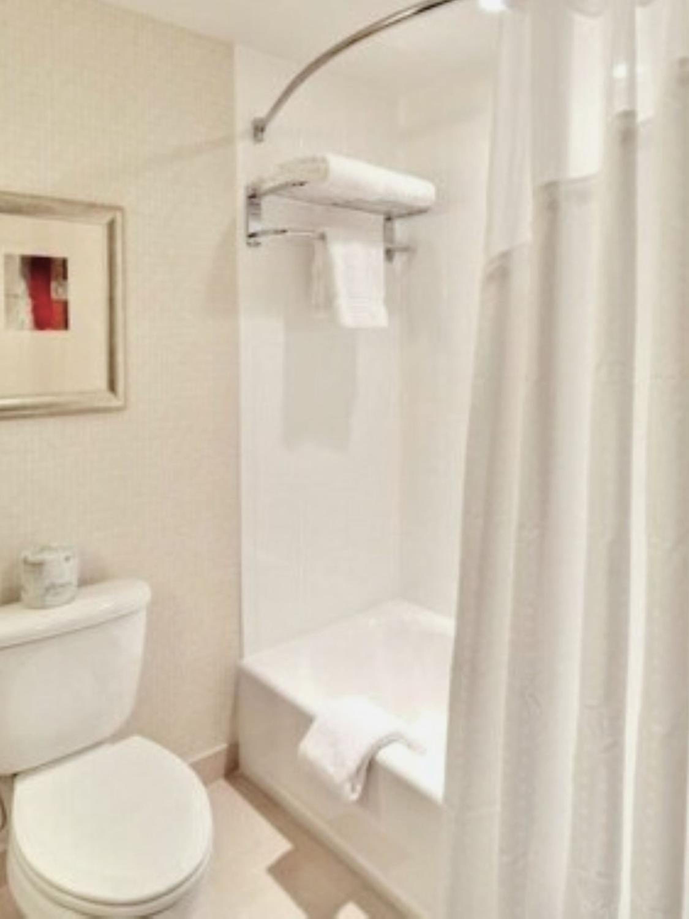 Standard King Room - Photo 5