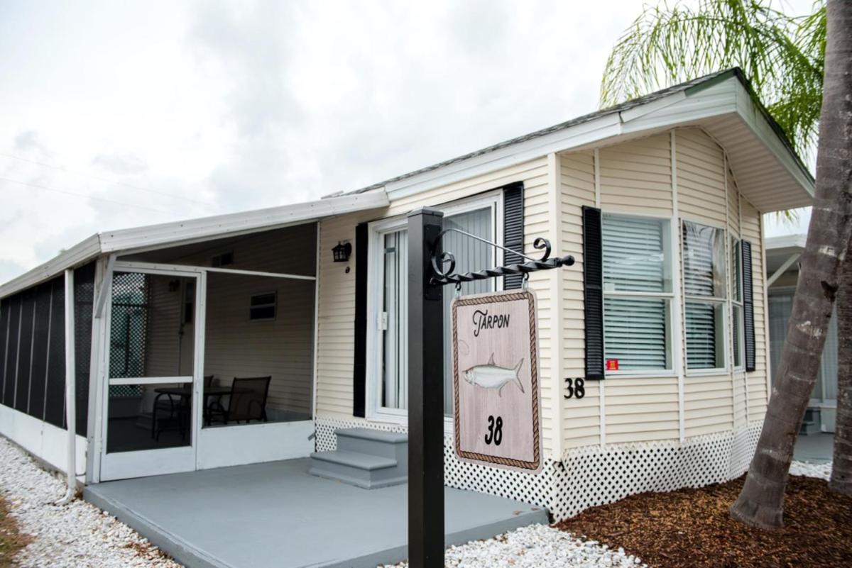 Mobile Home photo 3