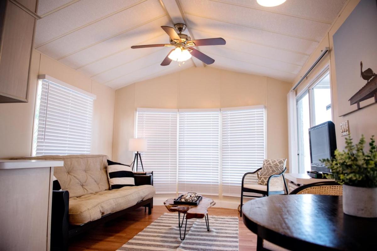 Mobile Home photo 1
