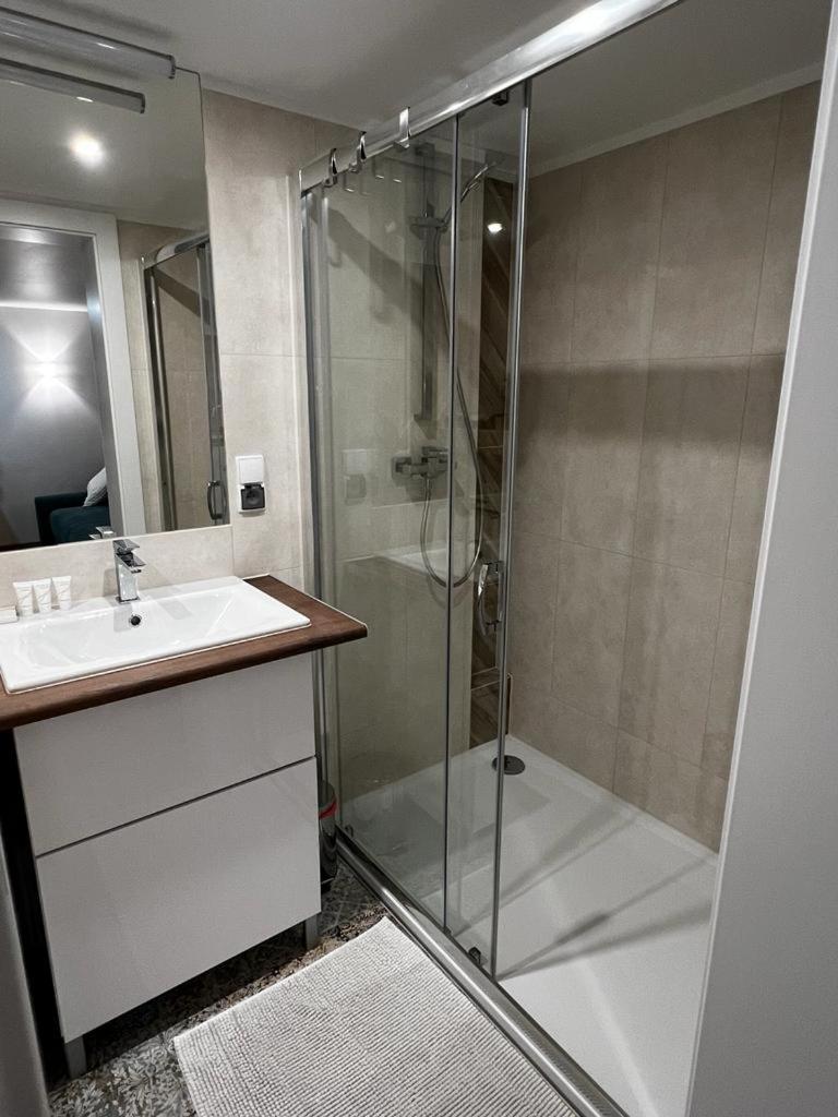 One-Bedroom Apartment - Photo 3