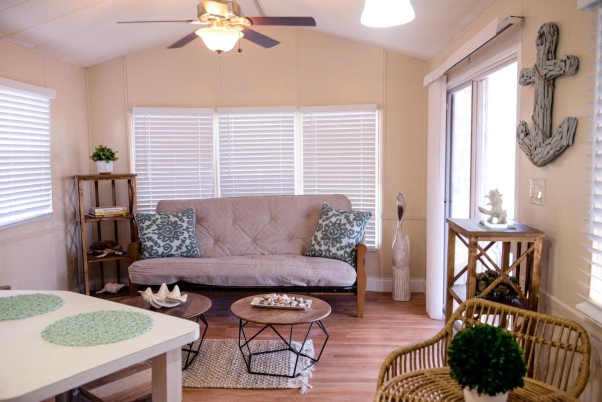 Mobile Home photo 3