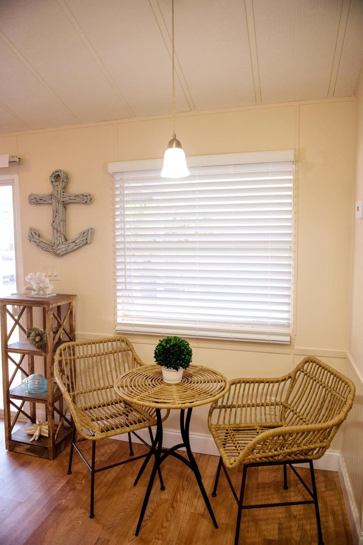 Mobile Home photo 2