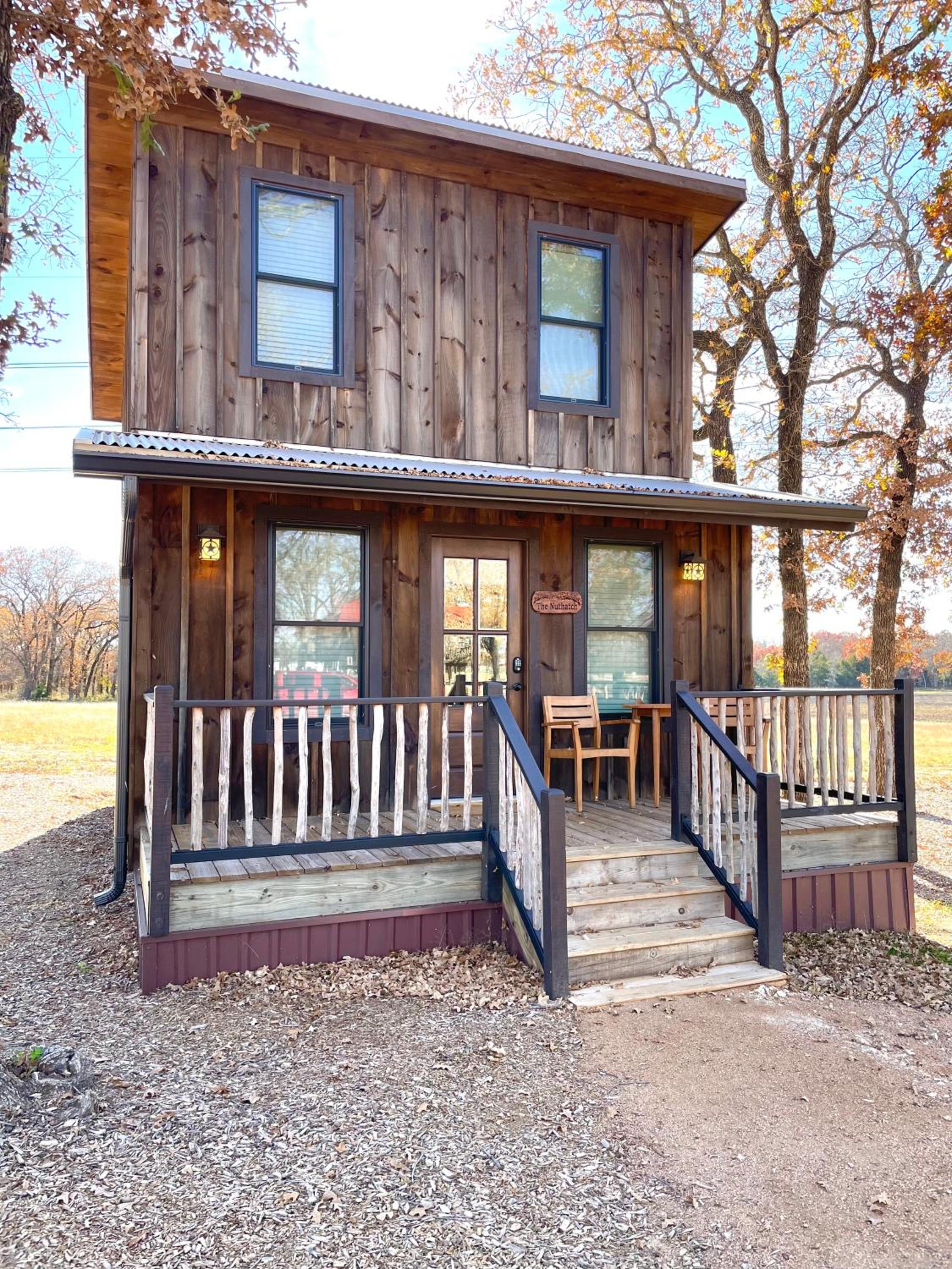 One-Bedroom House - Photo 2