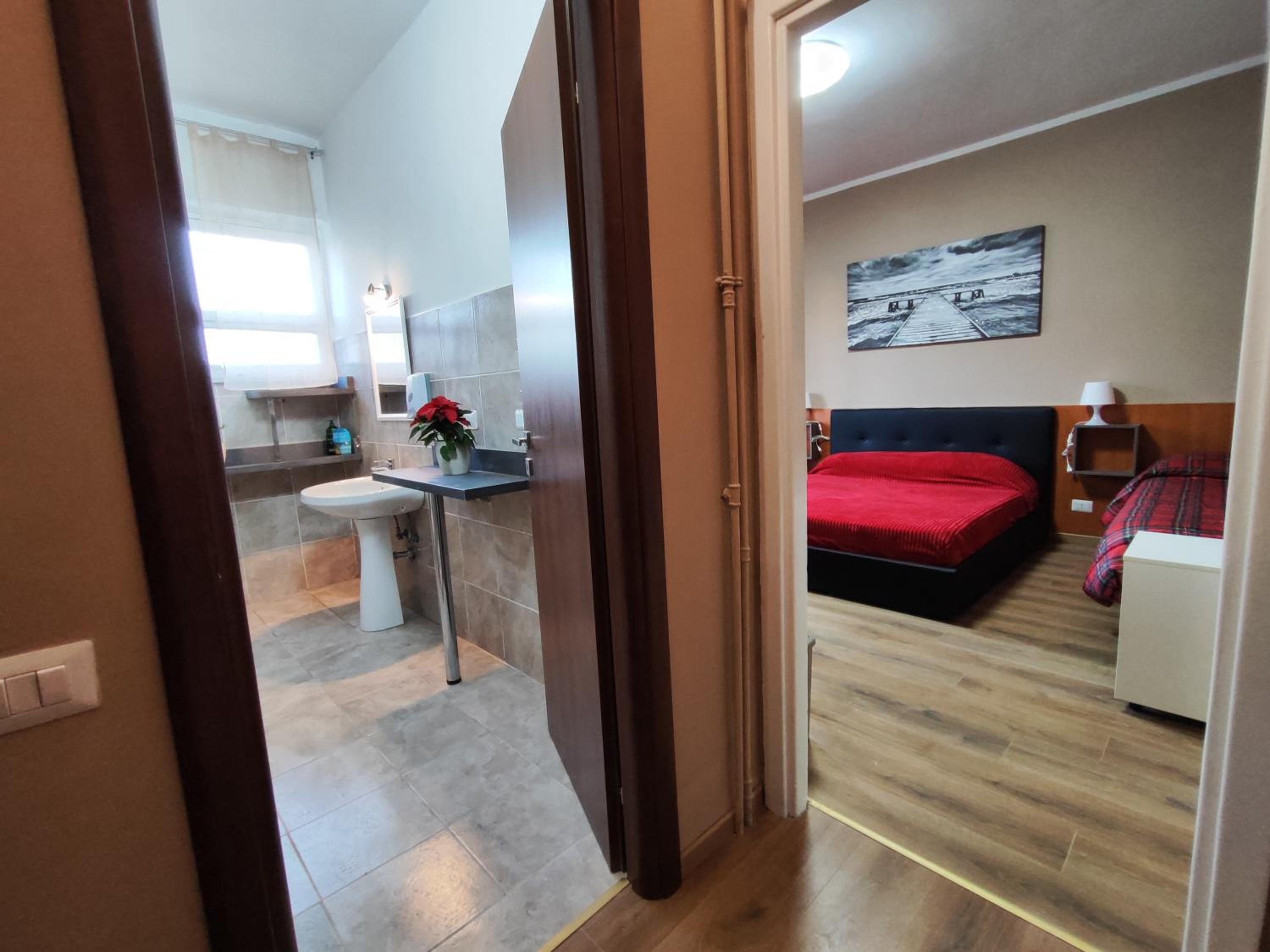 Quadruple Room with Private Bathroom photo 2