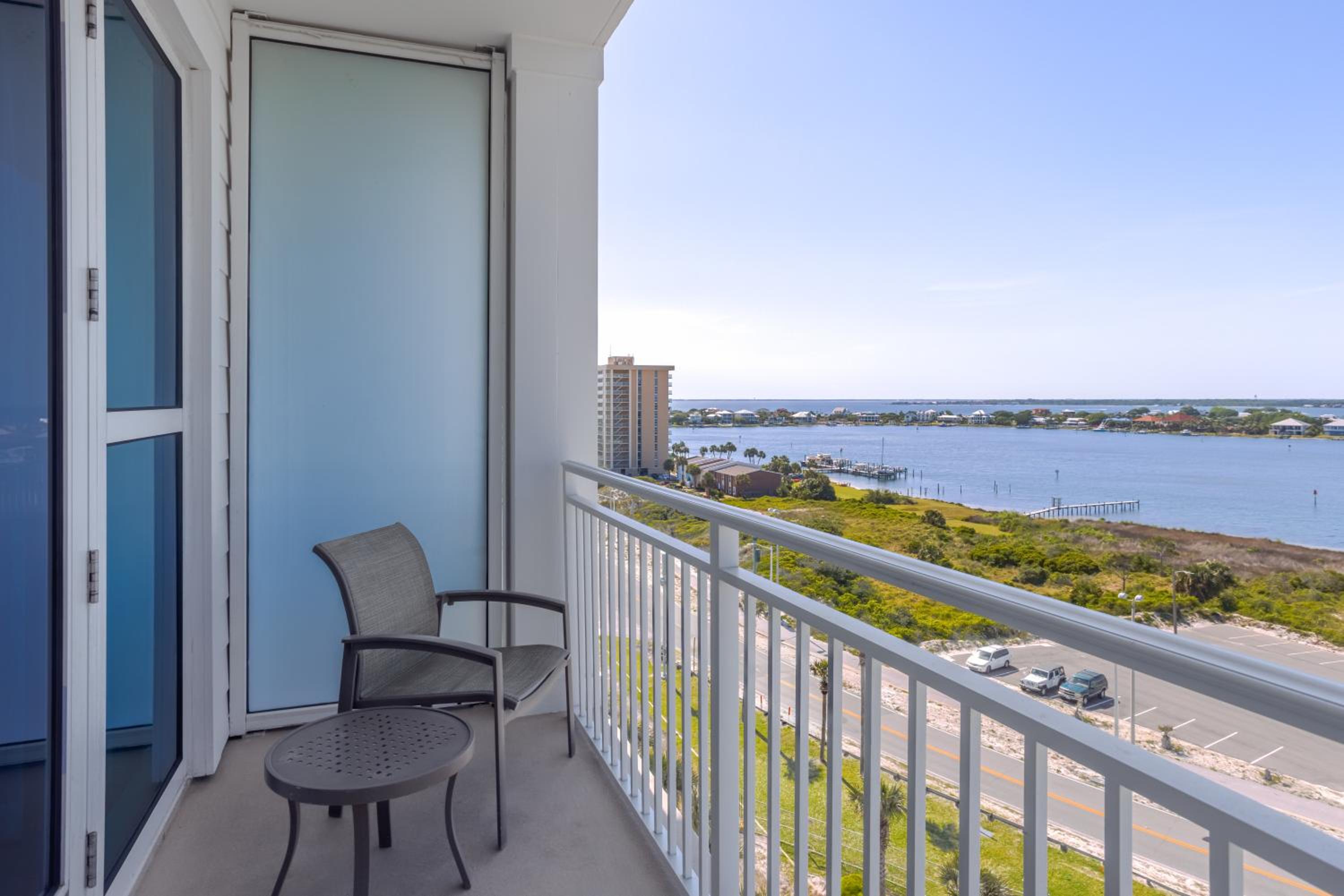 2 Queen Bay View with Balcony - Photo 7