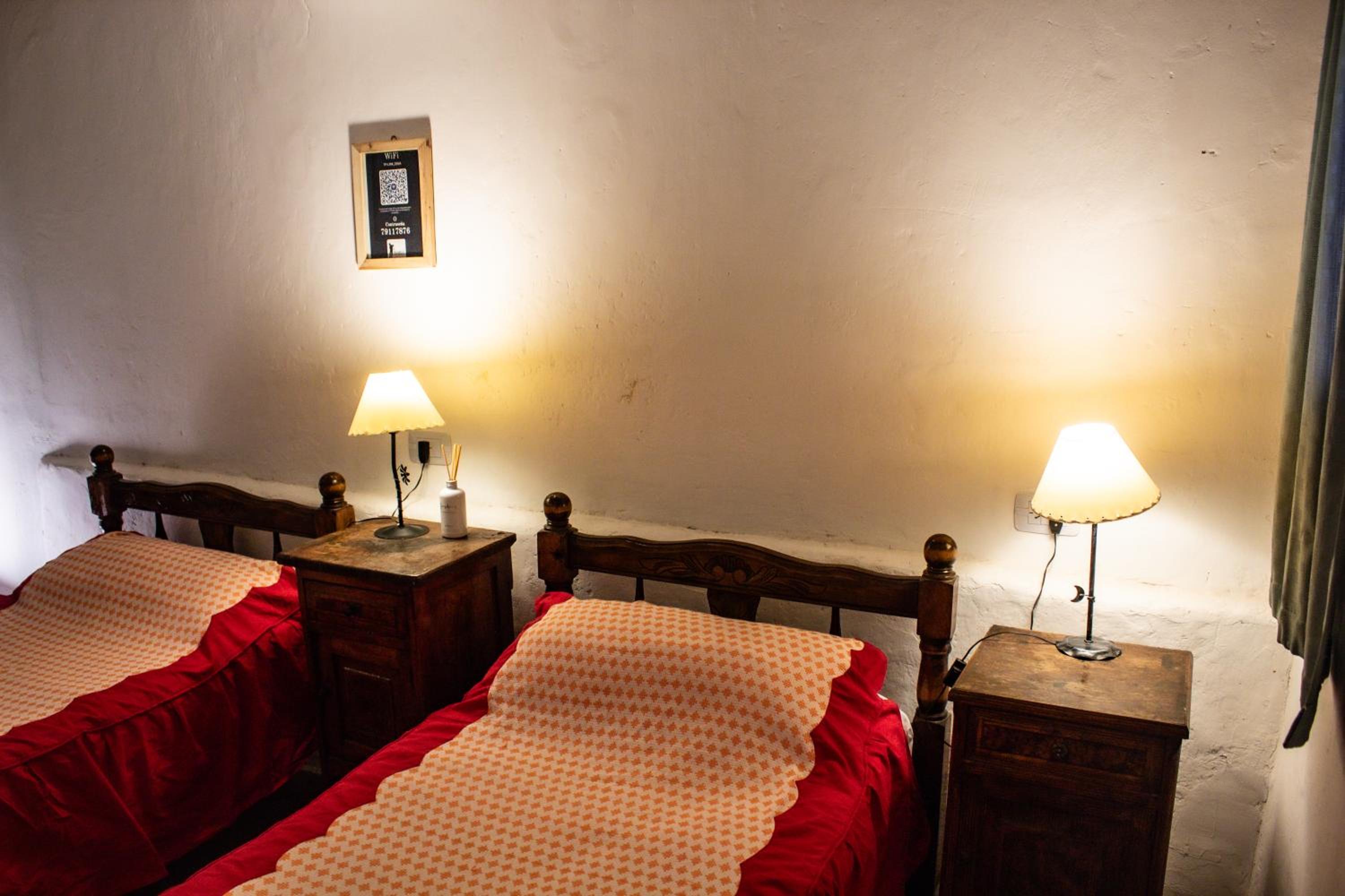 Double or Twin Room with Private Bathroom photo 1