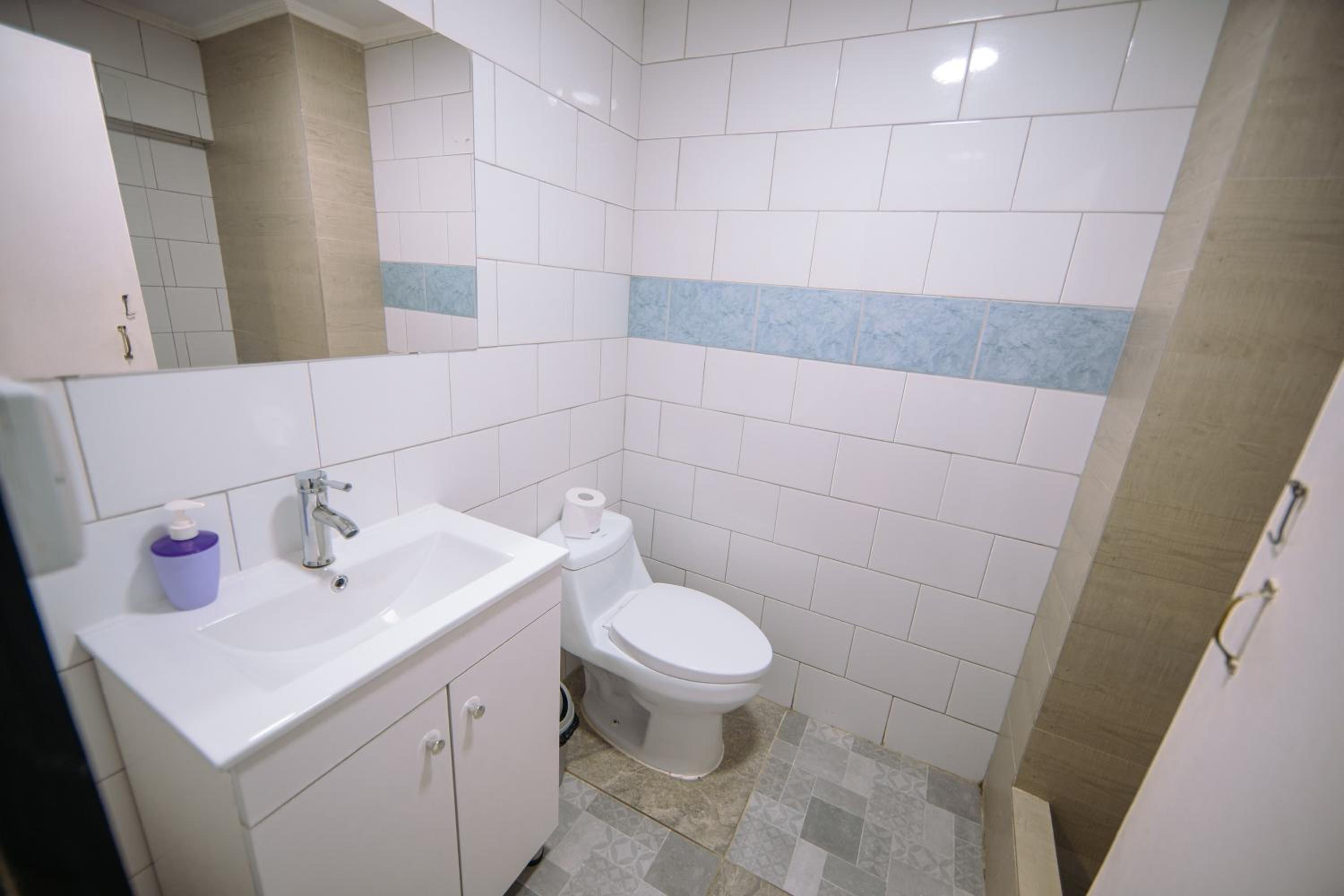 Twin Room with Private Bathroom photo 3