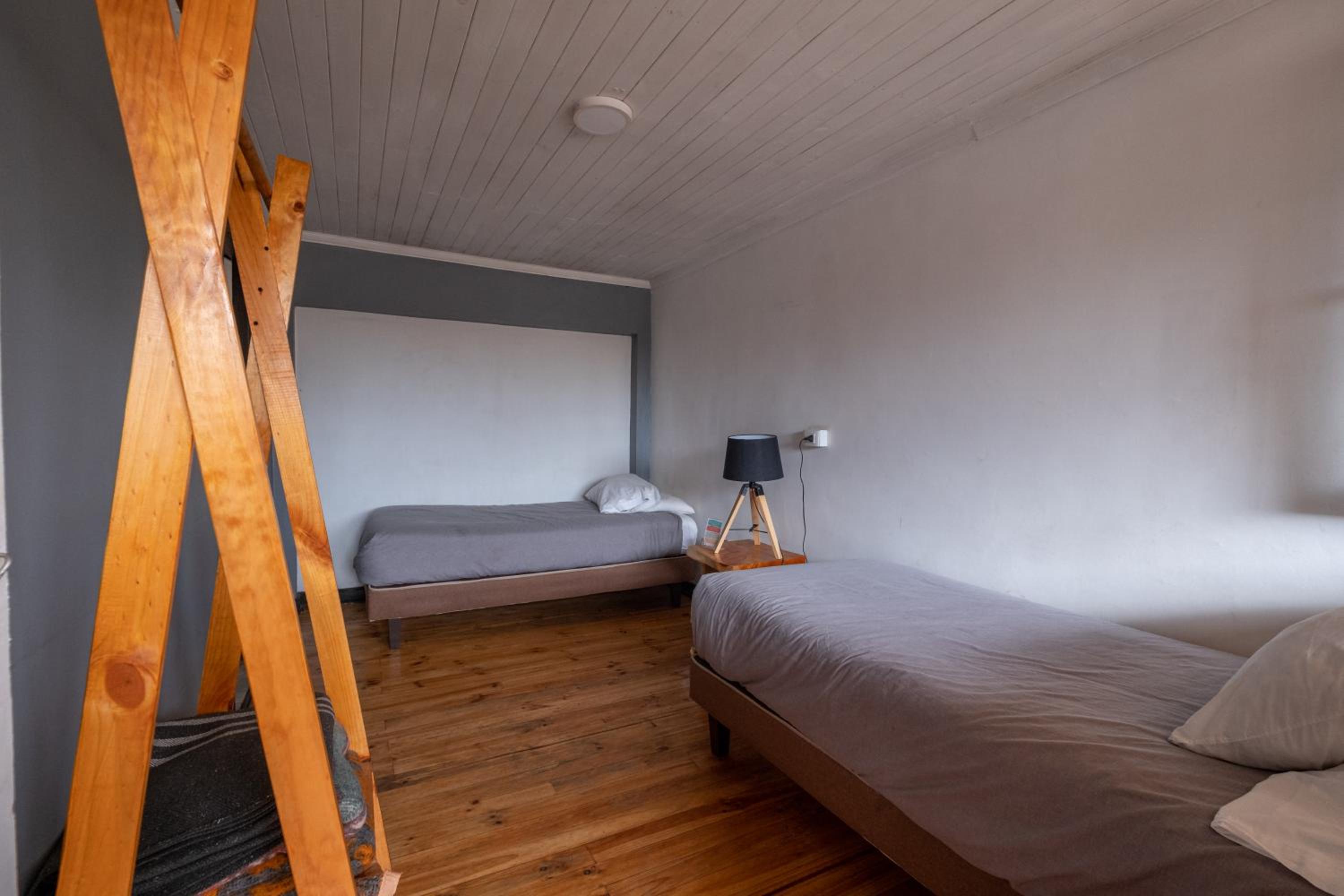 Twin Room with Private Bathroom photo 1