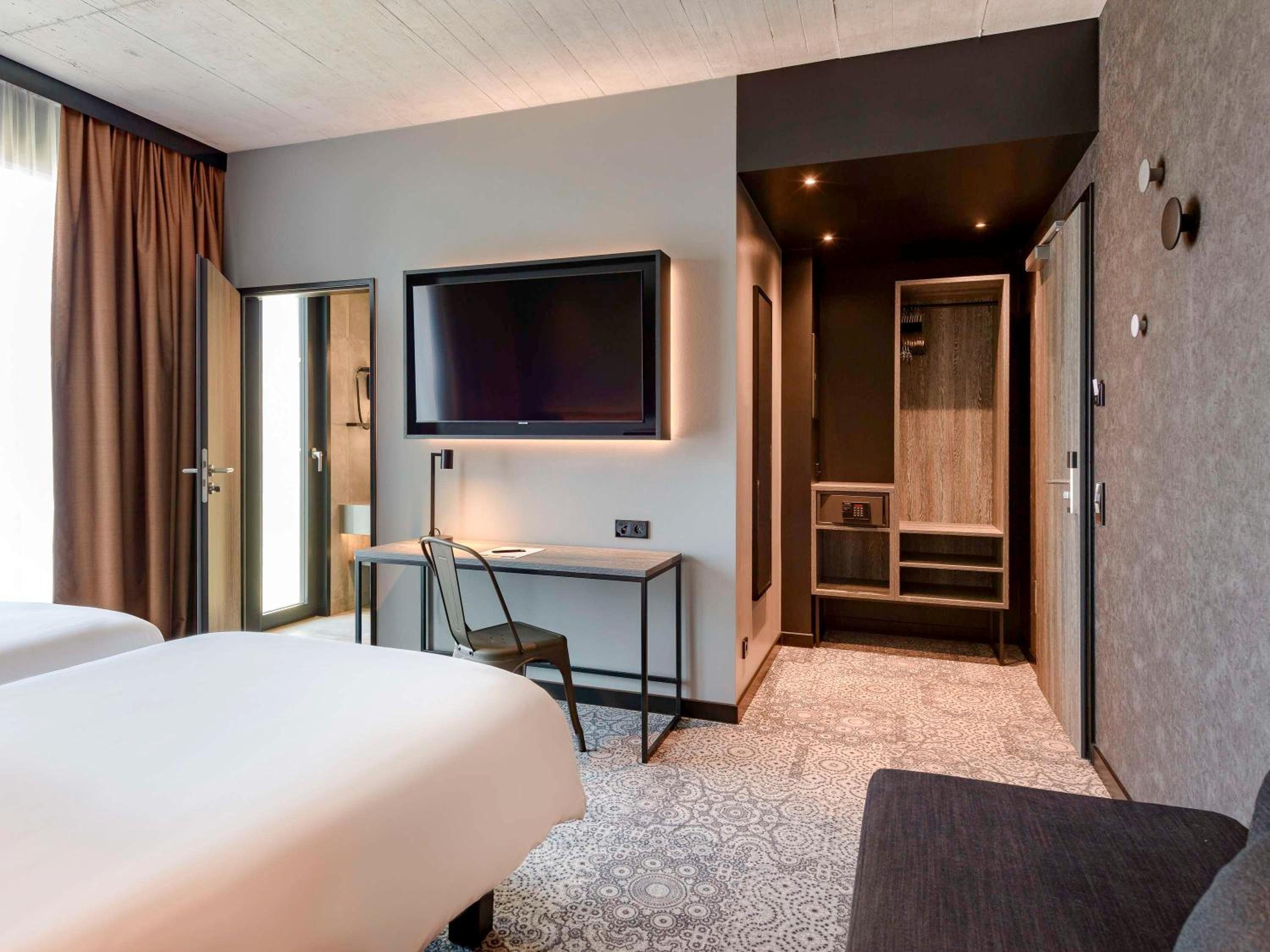Standard Double Room - Photo 7