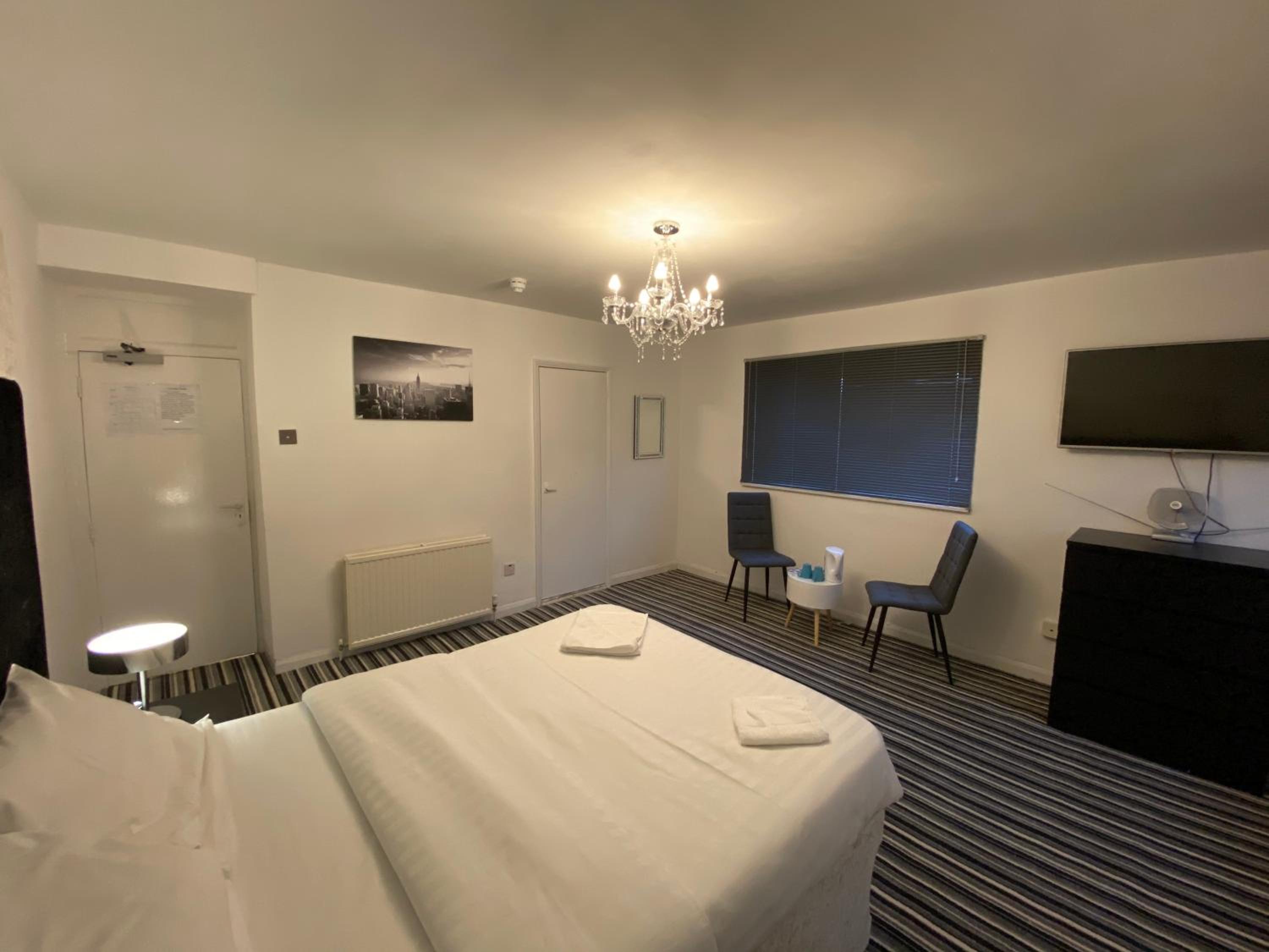 Deluxe King Room - Photo 1