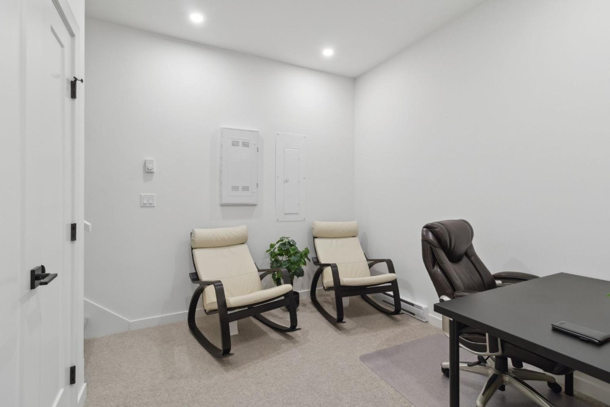 Four-Bedroom House photo 2