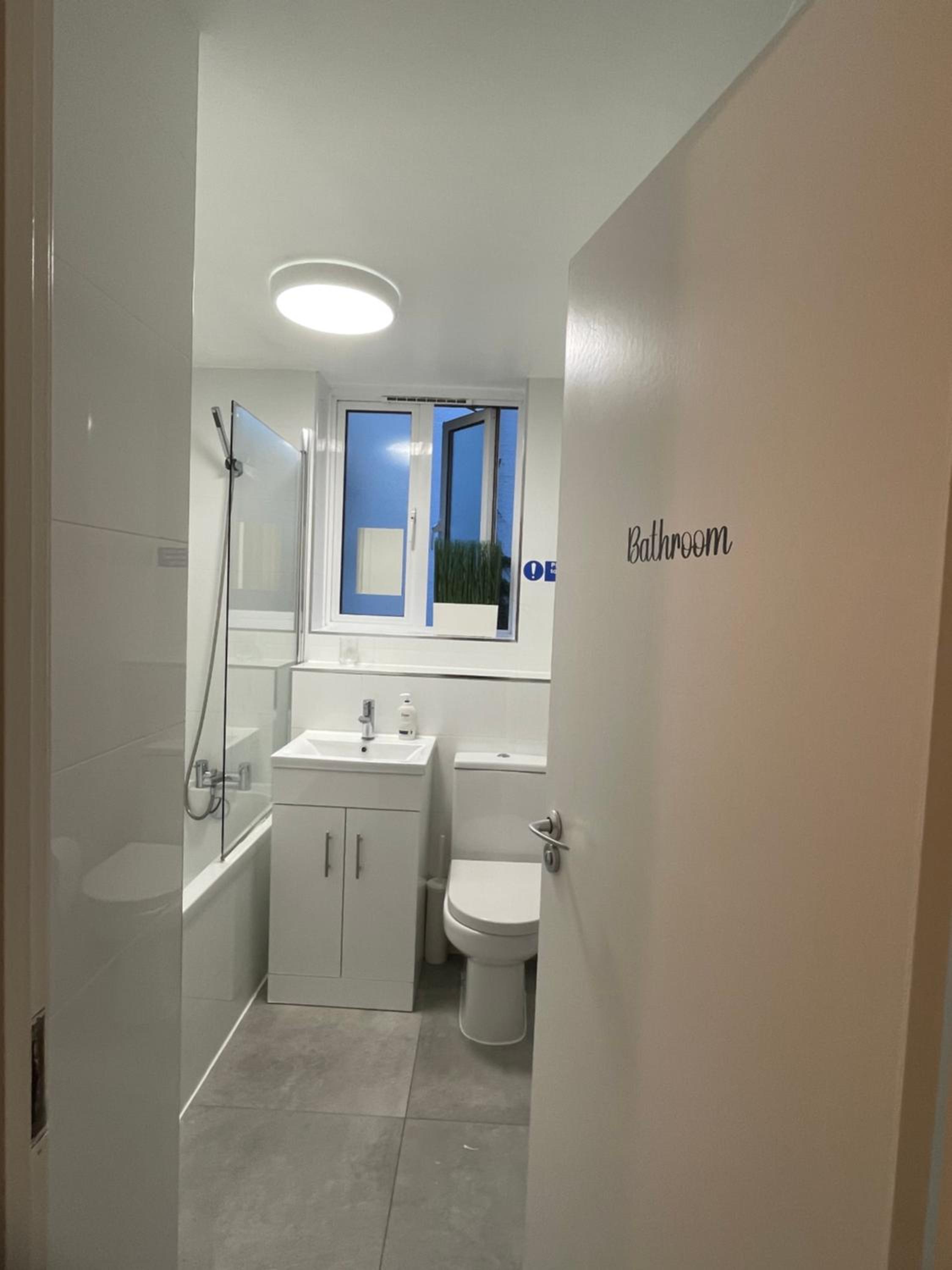 Budget Double Room photo 3
