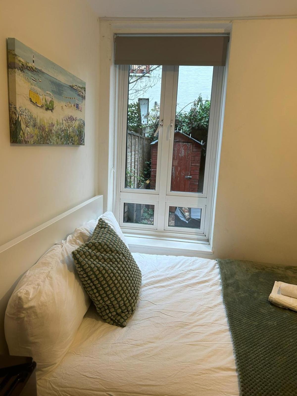 Budget Double Room photo 3