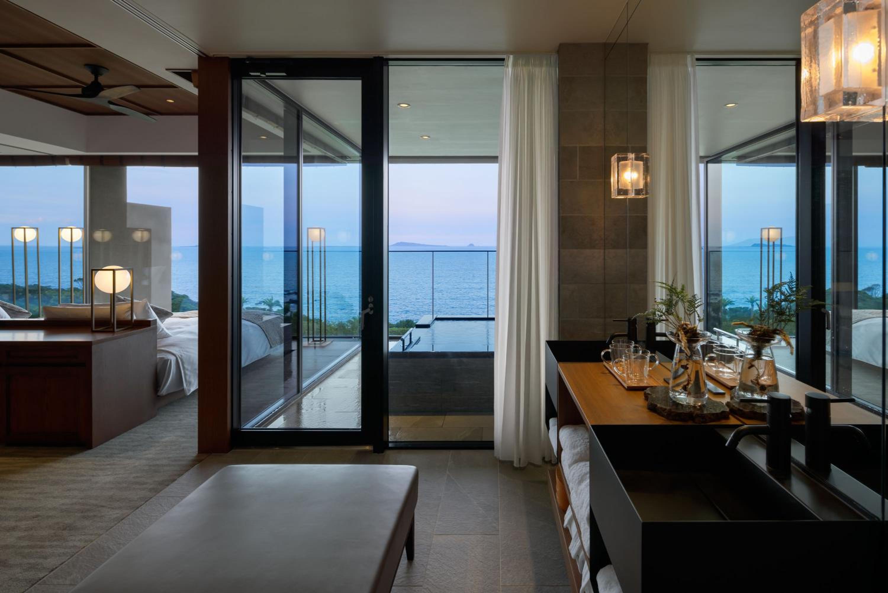 Deluxe Twin Room with Sea View photo 1