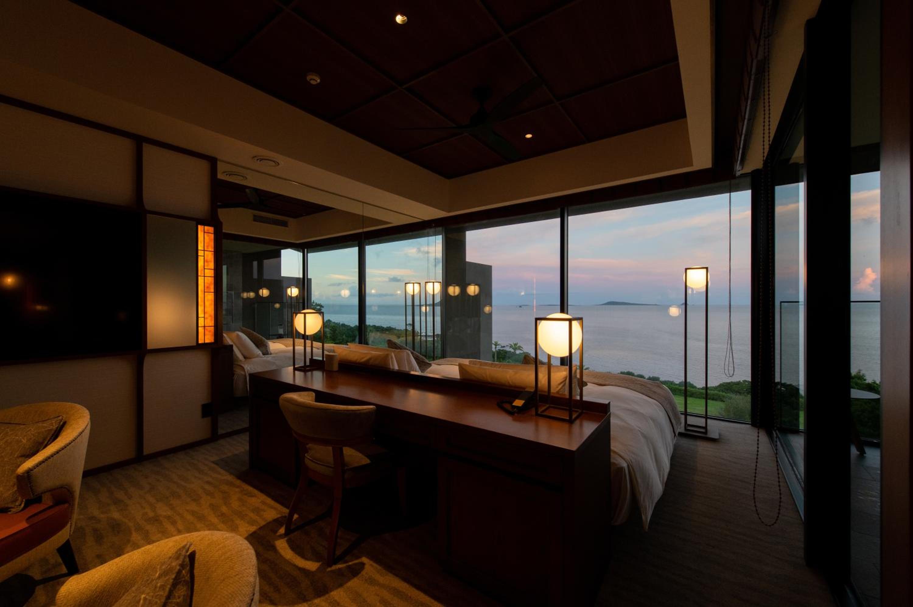 Deluxe Twin Room with Sea View photo 2