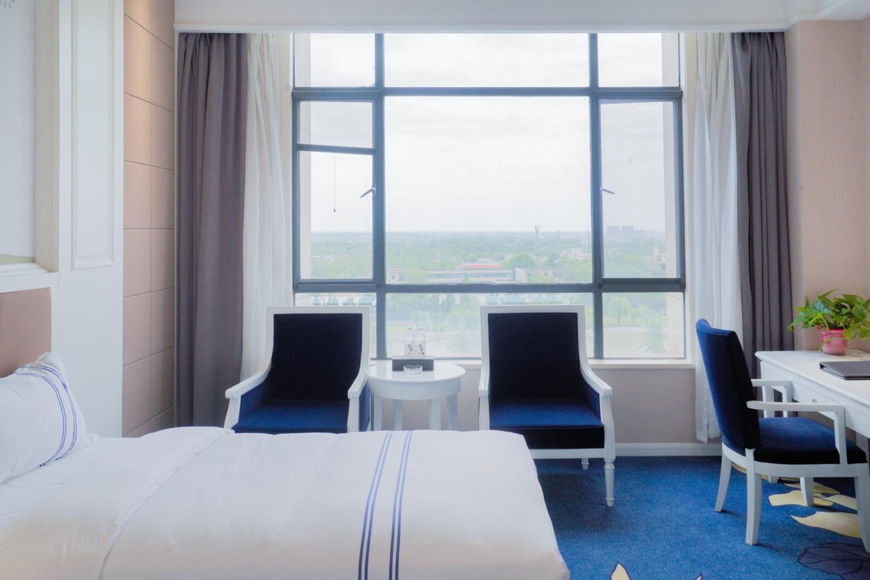 Twin Room With Lake View photo 1