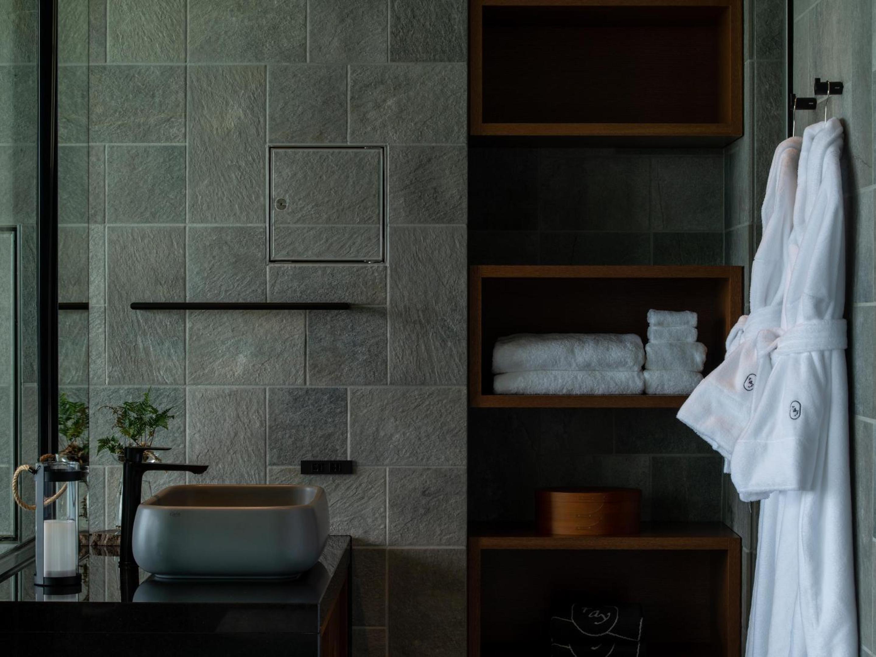 Standard Twin Room with Sea View photo 3