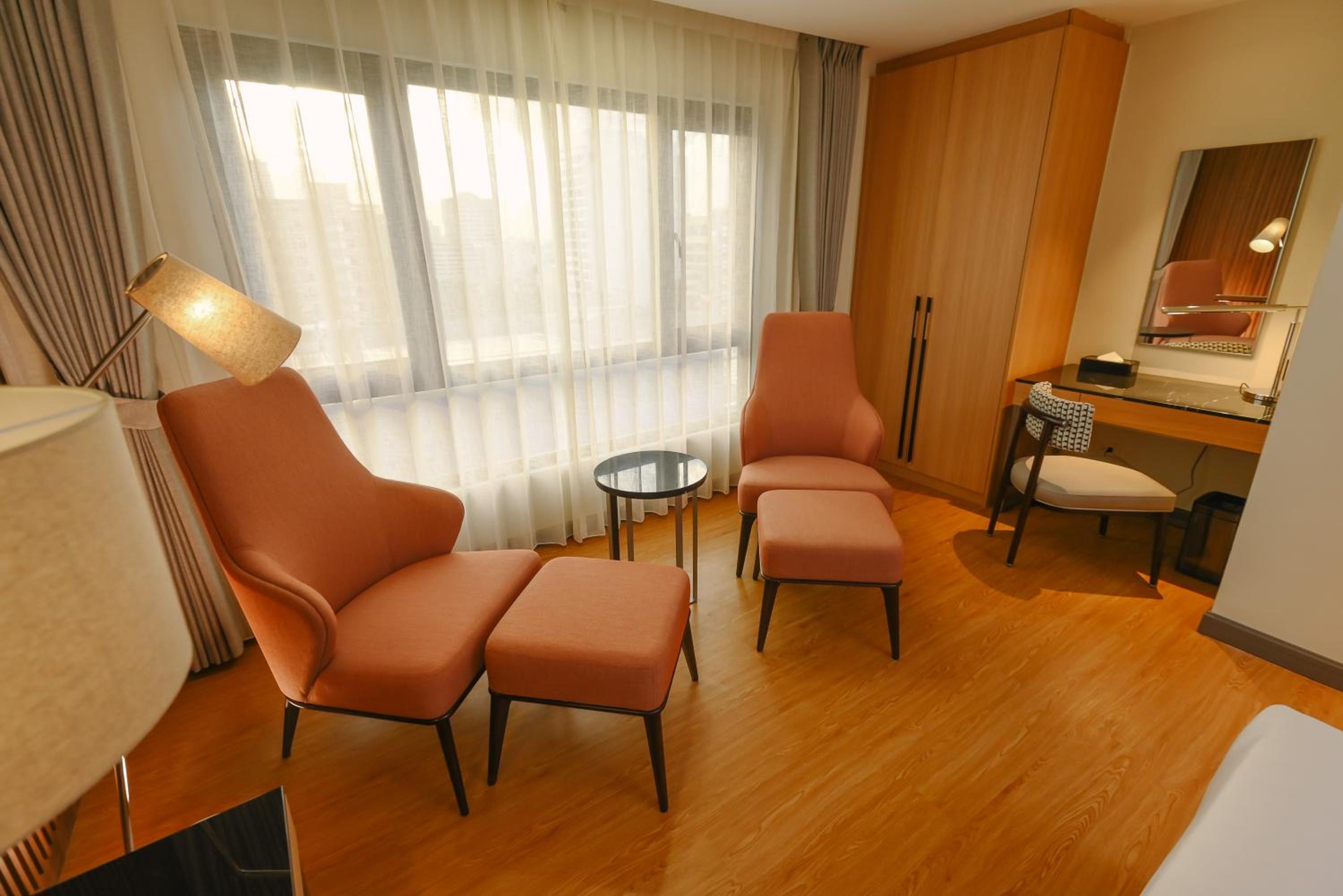 One-Bedroom Suite - Photo 4