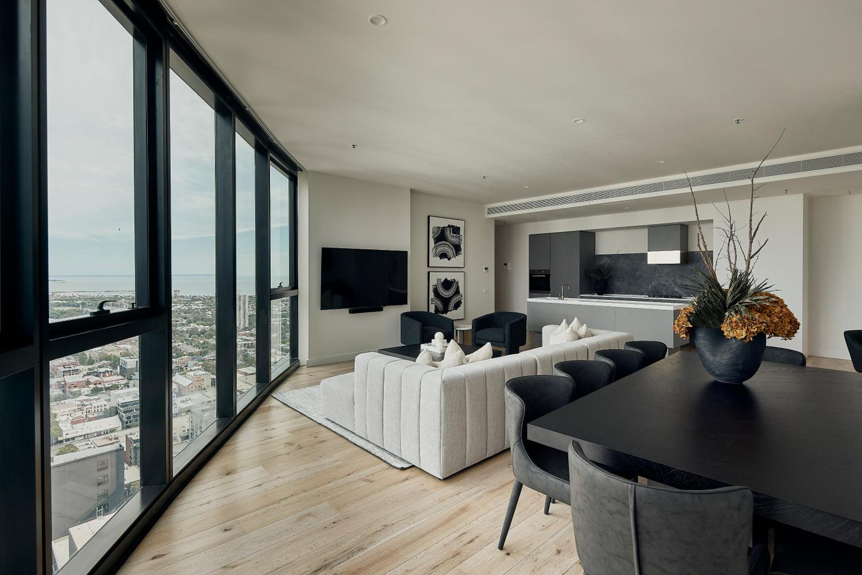 Three Bedroom Penthouse - Photo 9