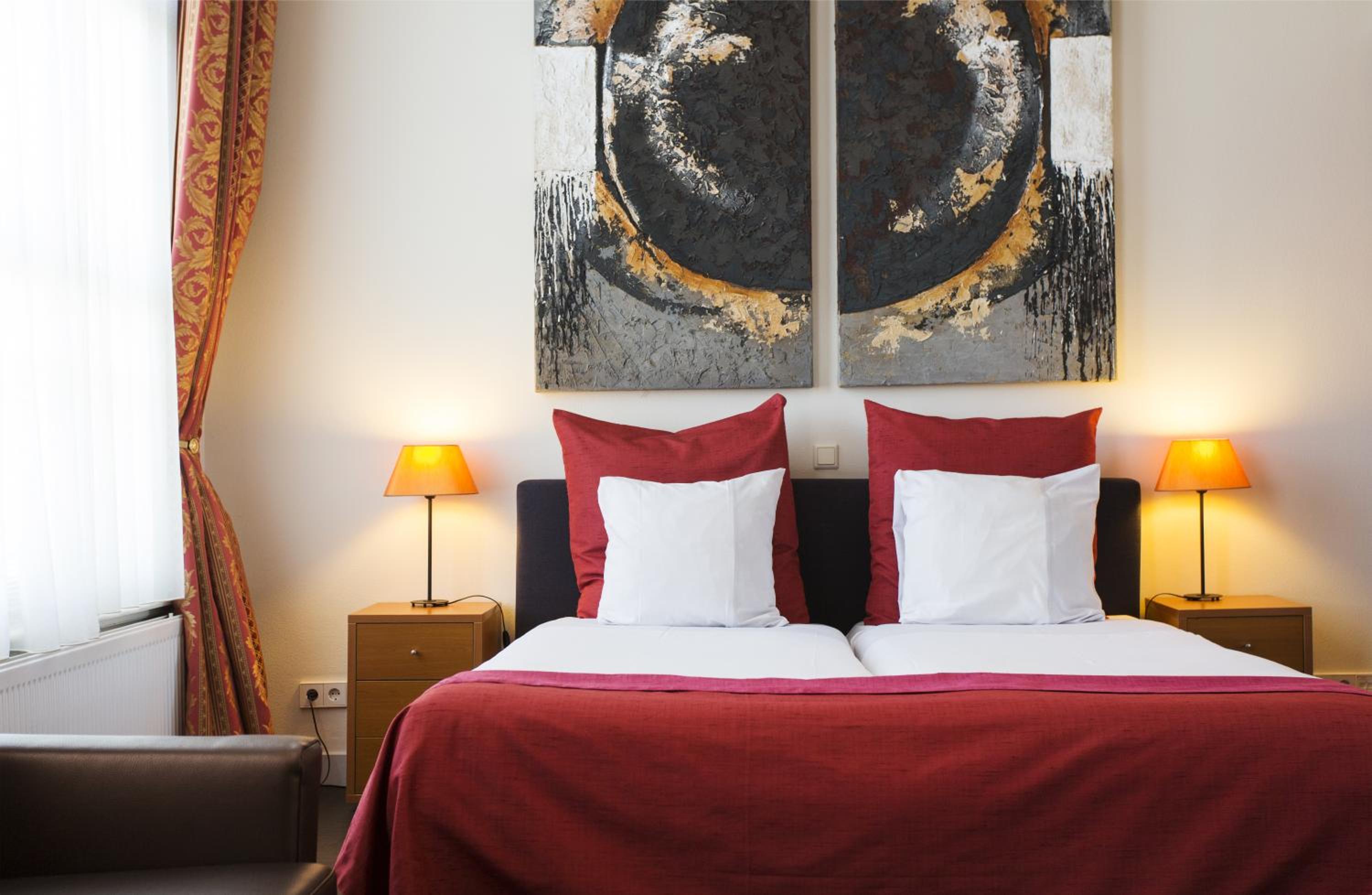 Deluxe Double Or Twin Room - Photo 17