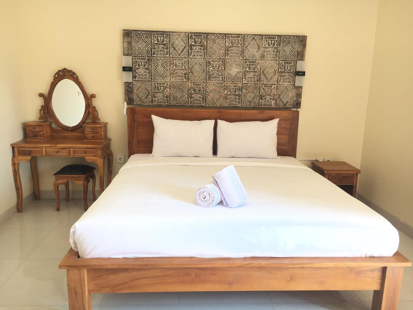 Deluxe Double Room with Balcony - Photo 25