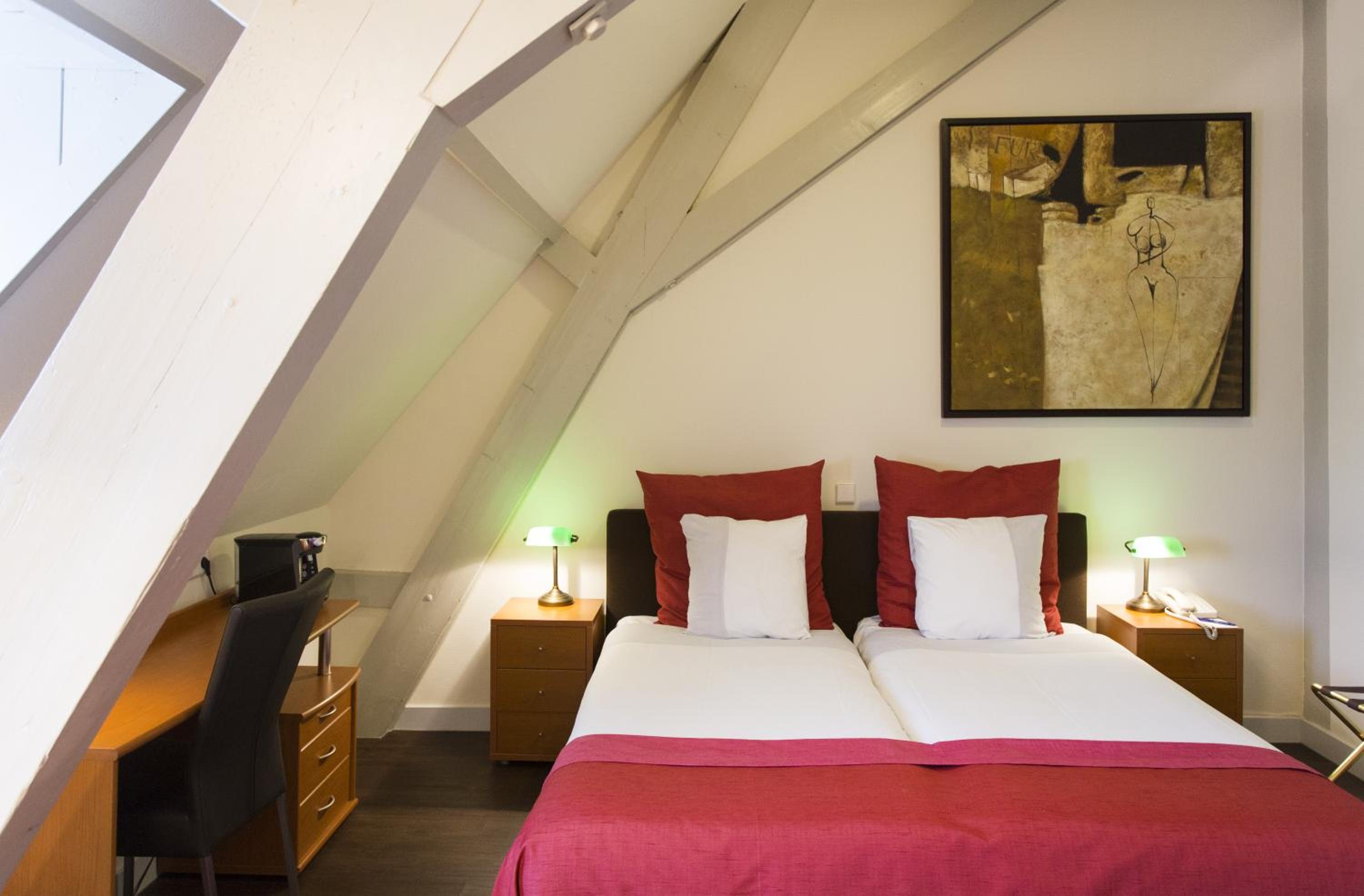 Standard Double or Twin Room - Photo 2