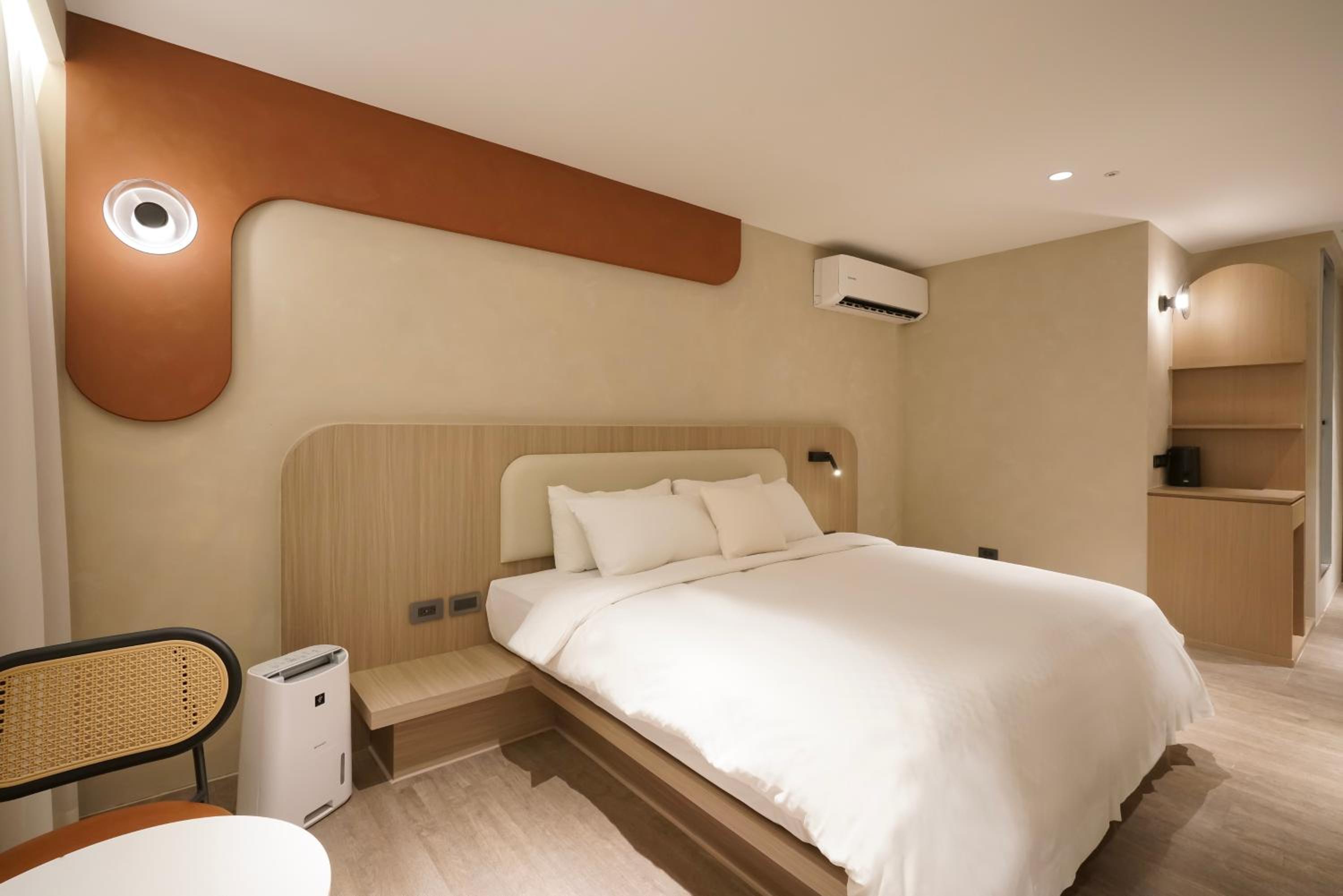 Double Room with Shower (Noise Tolerance Required) photo 2