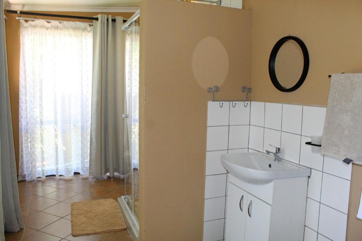 One-Bedroom Suite photo 2