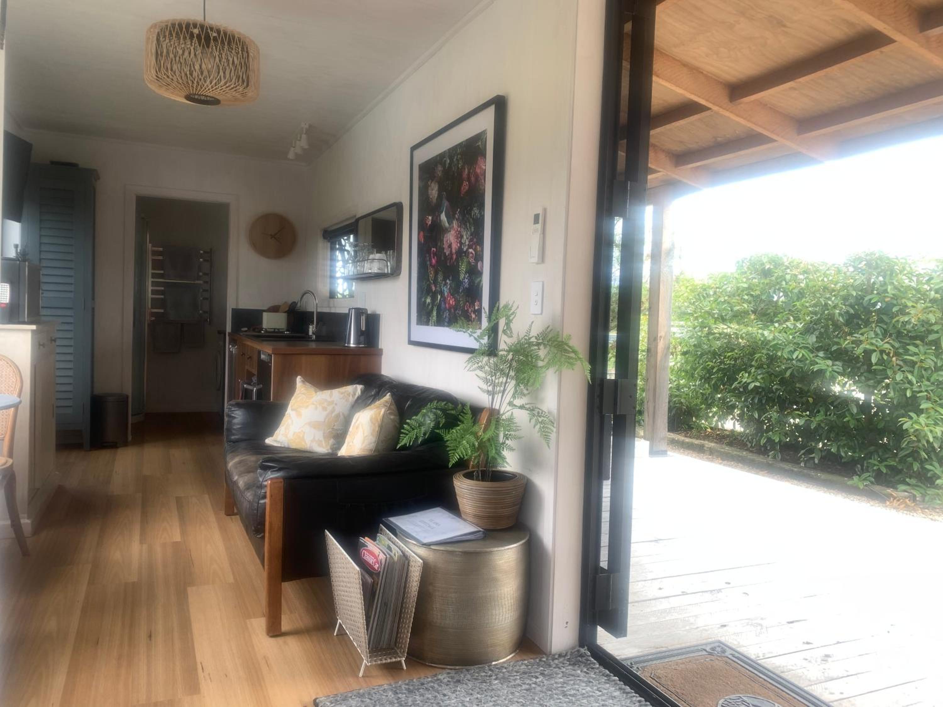 One-Bedroom House - Photo 7