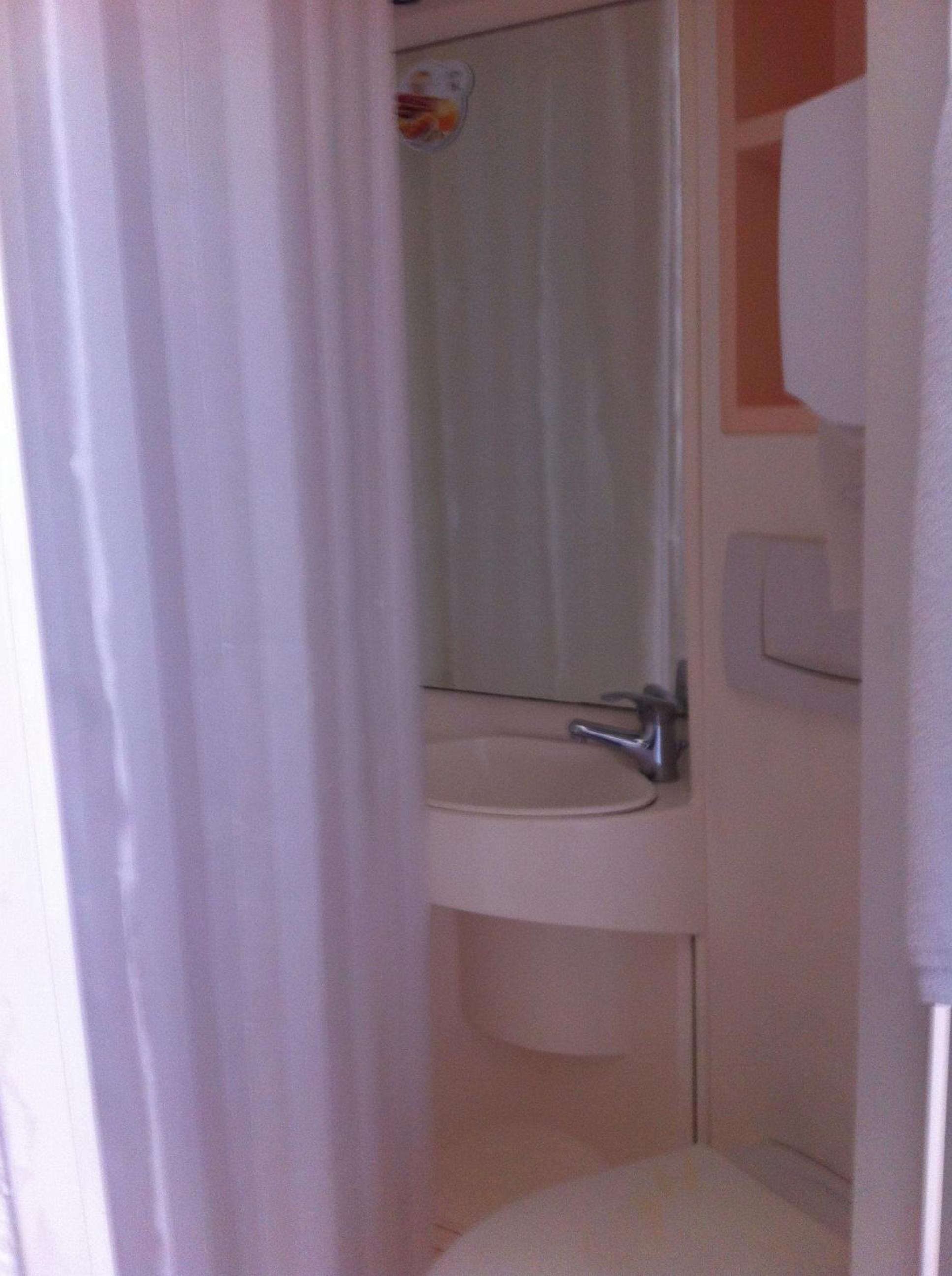Double Room - Photo 3
