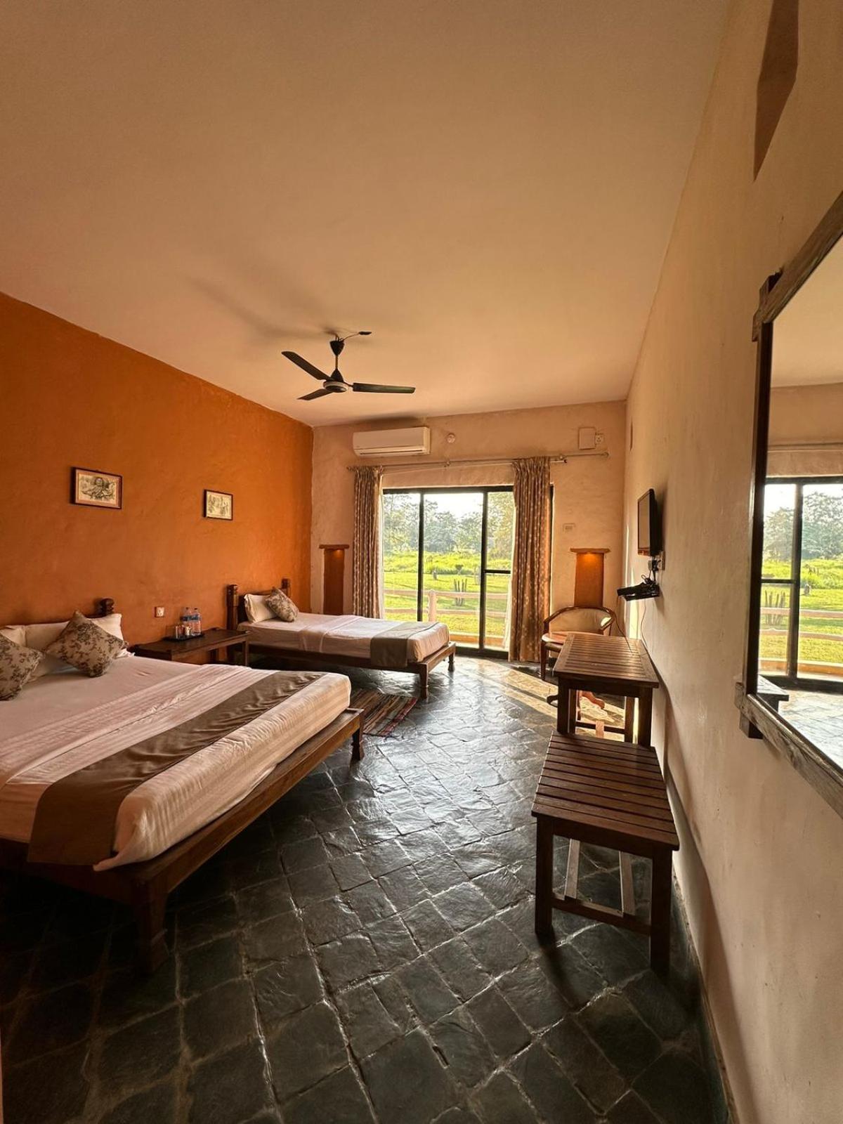 Deluxe Double Room (2 Adults + 1 Child) photo 1