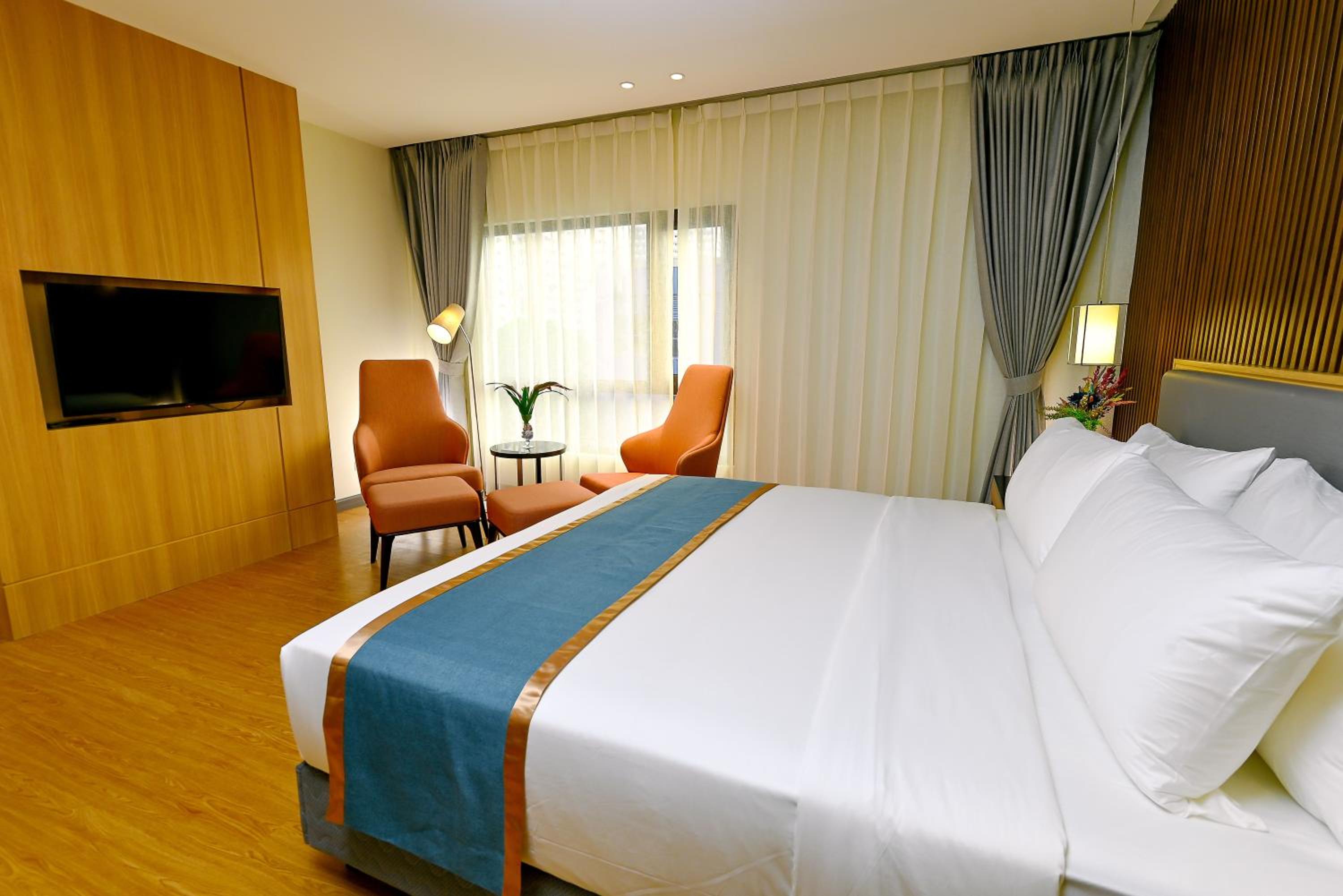 Deluxe Double or Twin Room - Photo 10