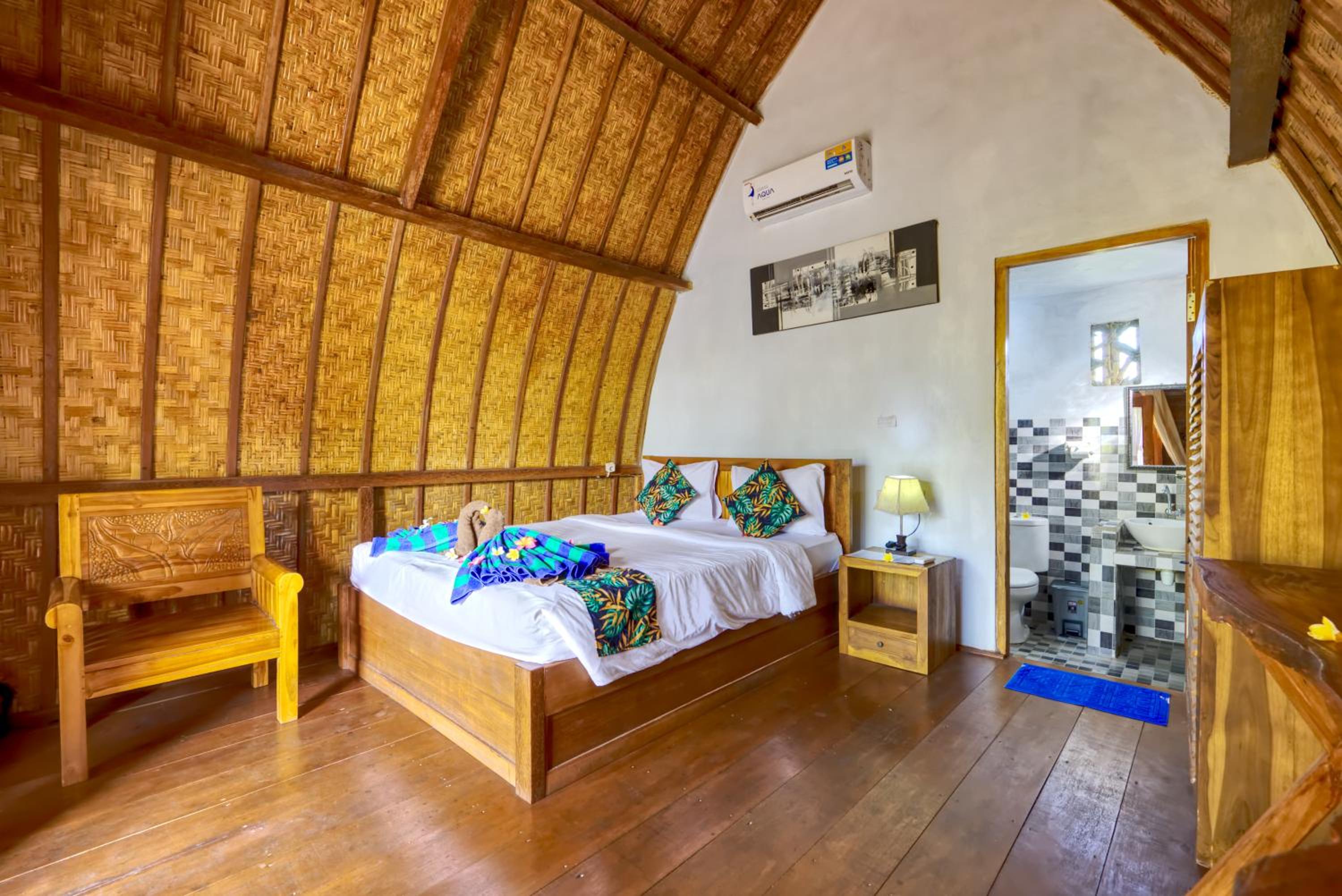 Deluxe Double Room - Photo 11