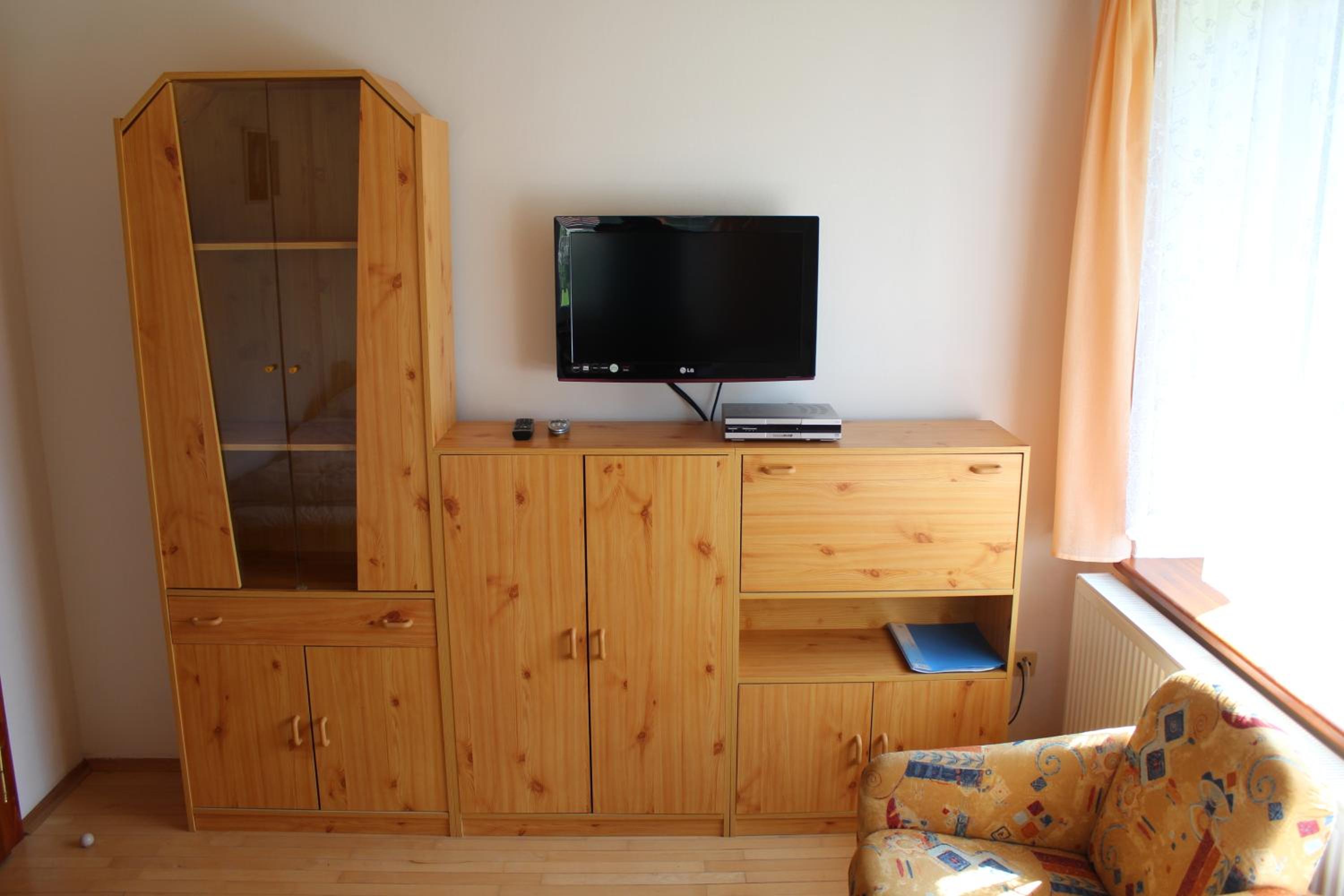 Twin Room with Bathroom photo 1
