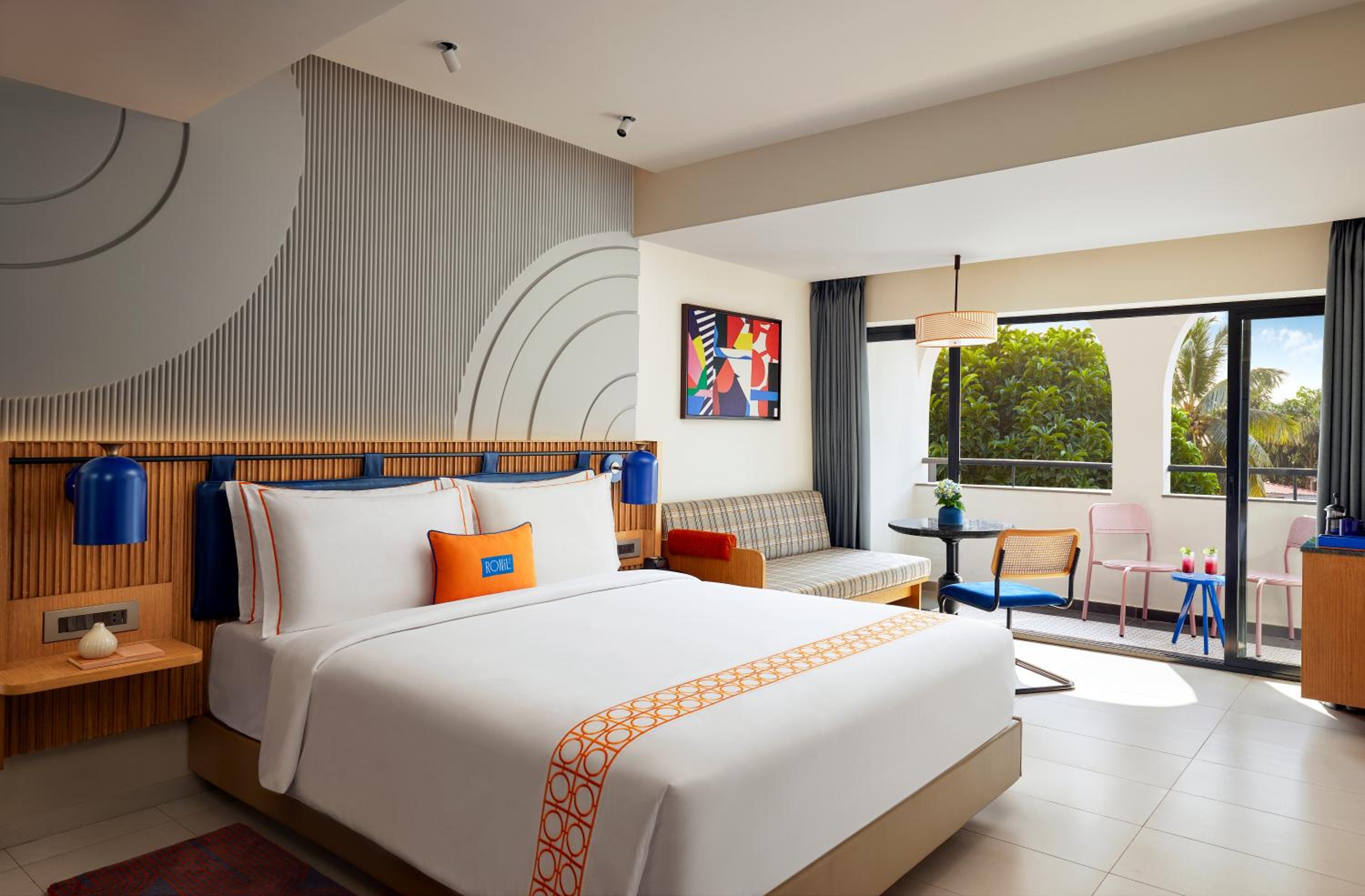 Deluxe King Room with balcony and pool view – 10% discount on F&B and Spa Deluxe King Room with balcony and pool view – 10% discount on F&B and Spa